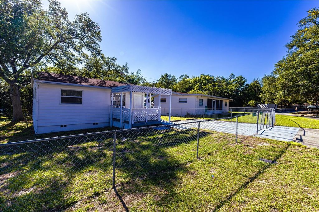 Photo of 202 Orangeview Lane, Lakeland, FL 33803 (MLS # L4961341)