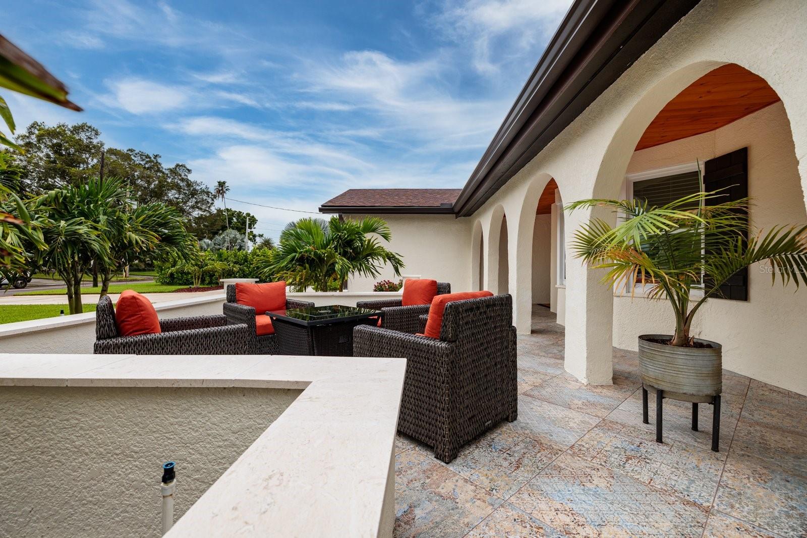 OVERLOOK DRIVE ESTATE - Residential