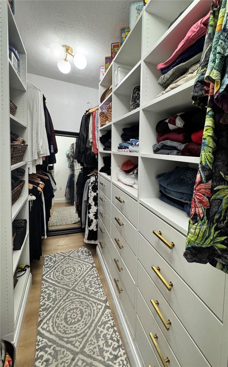 OVERLOOK DRIVE ESTATE - Residential