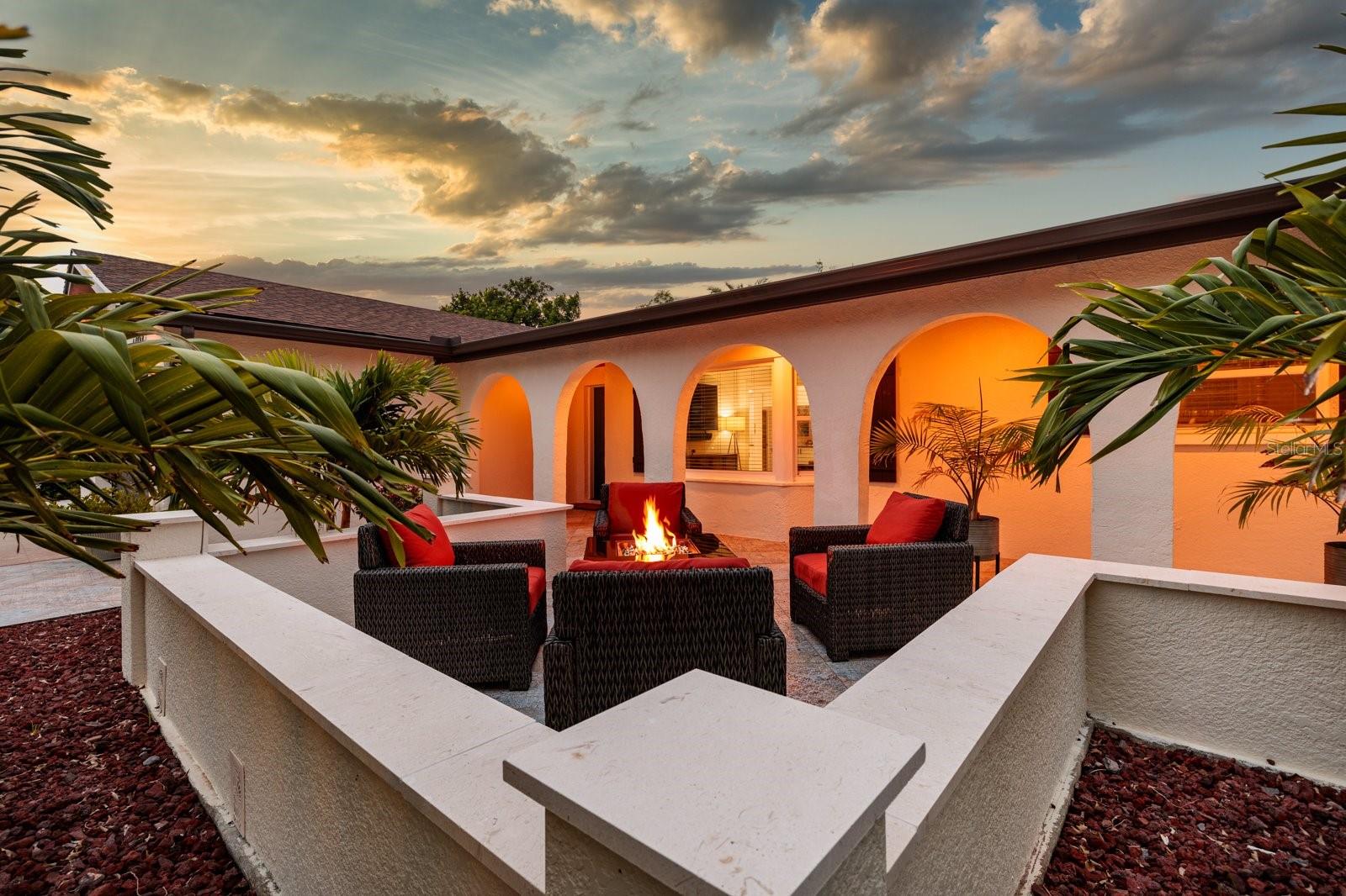 OVERLOOK DRIVE ESTATE - Residential