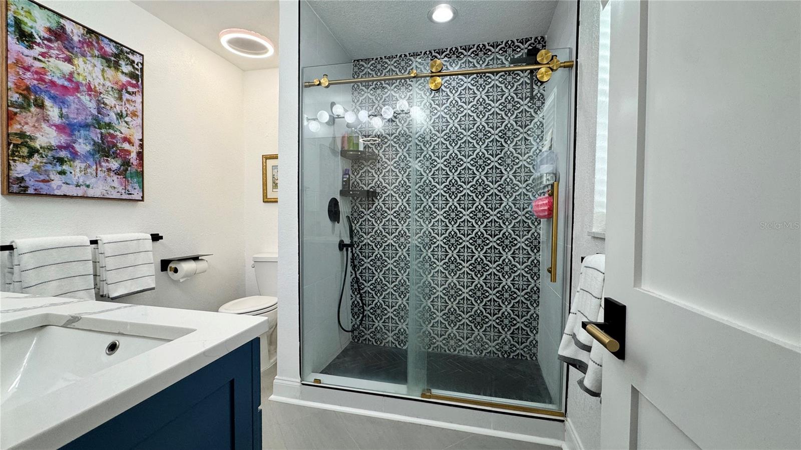 OVERLOOK DRIVE ESTATE - Residential