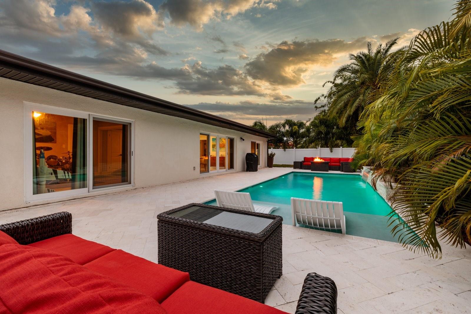 OVERLOOK DRIVE ESTATE - Residential