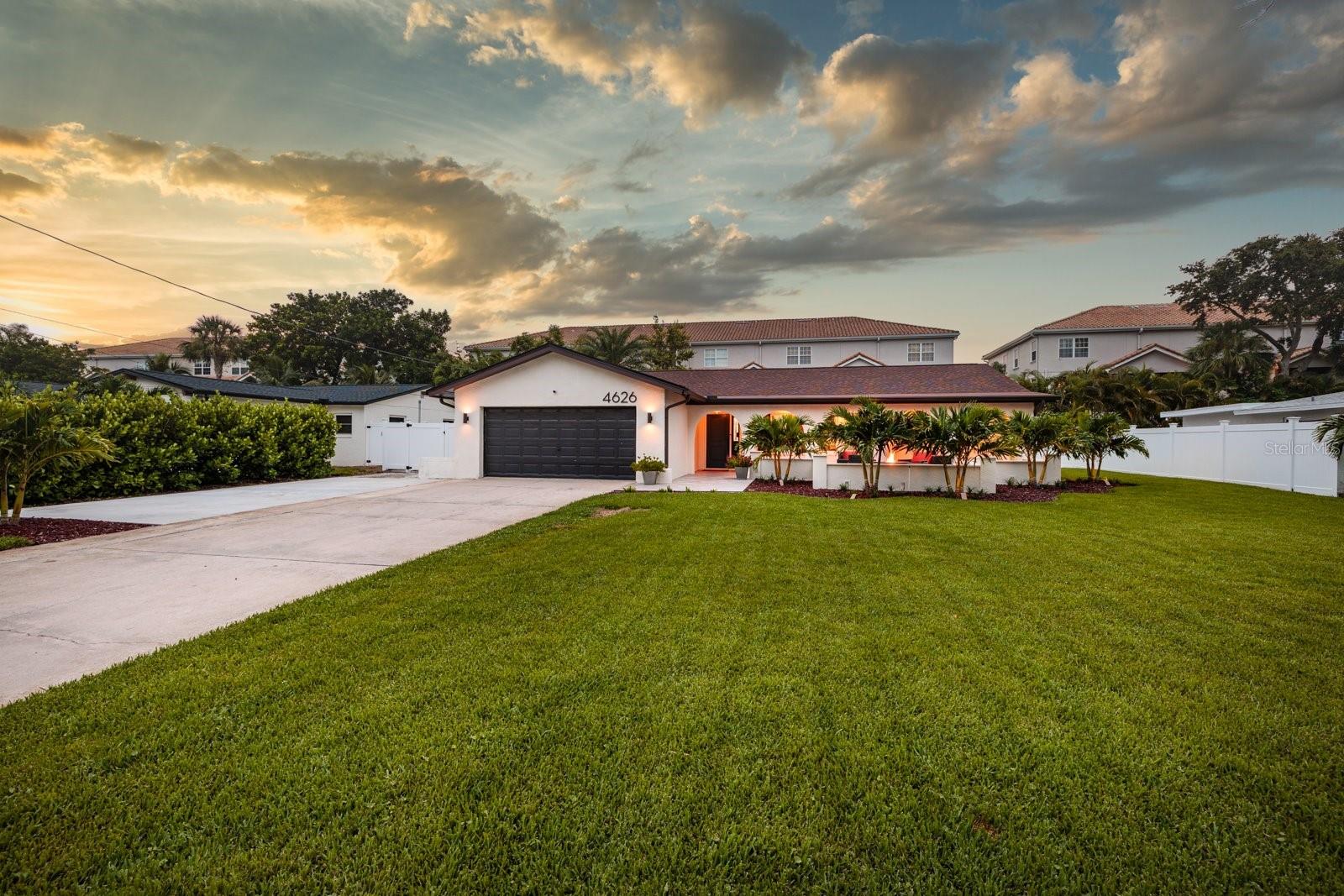 OVERLOOK DRIVE ESTATE - Residential