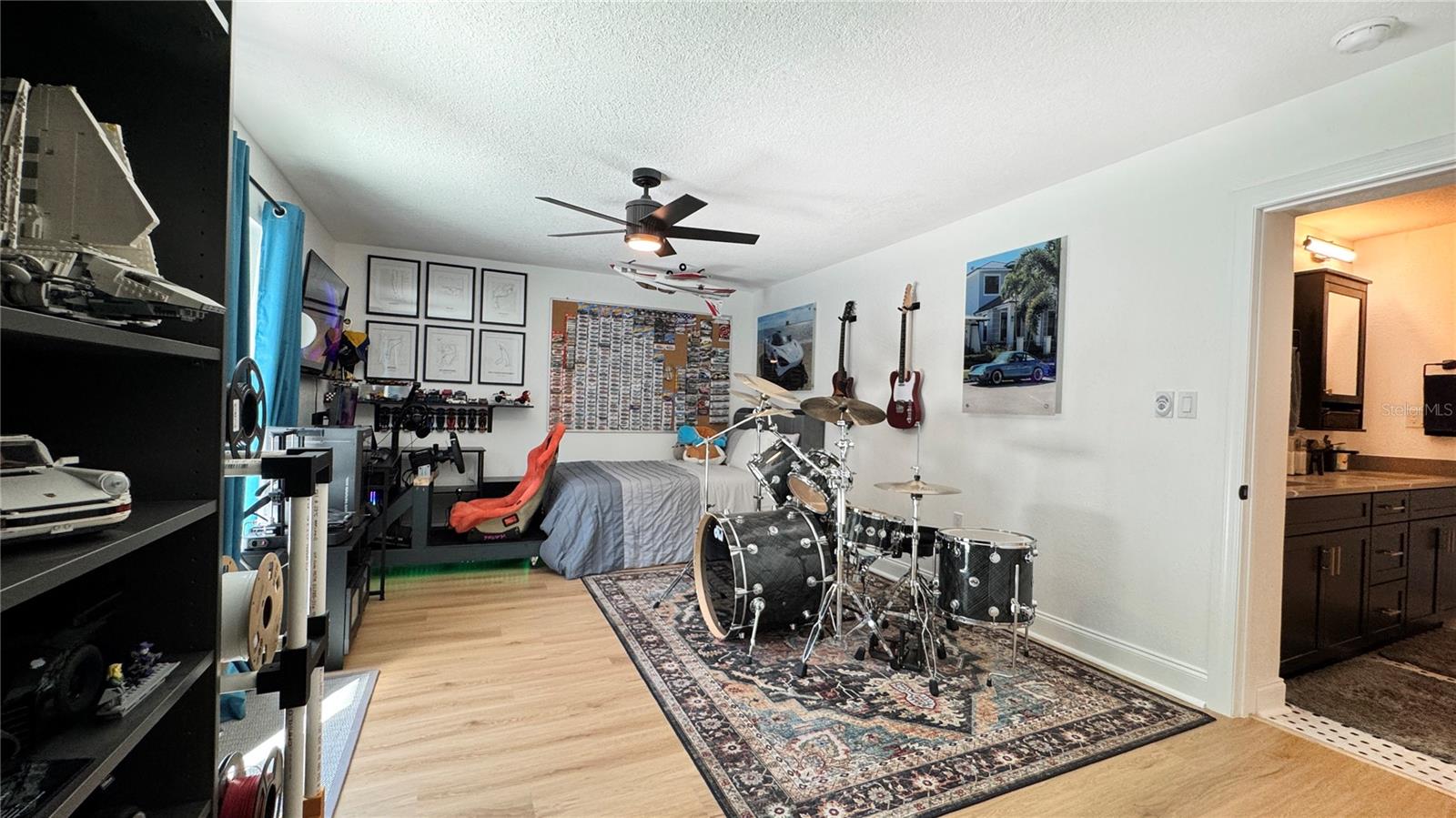 OVERLOOK DRIVE ESTATE - Residential