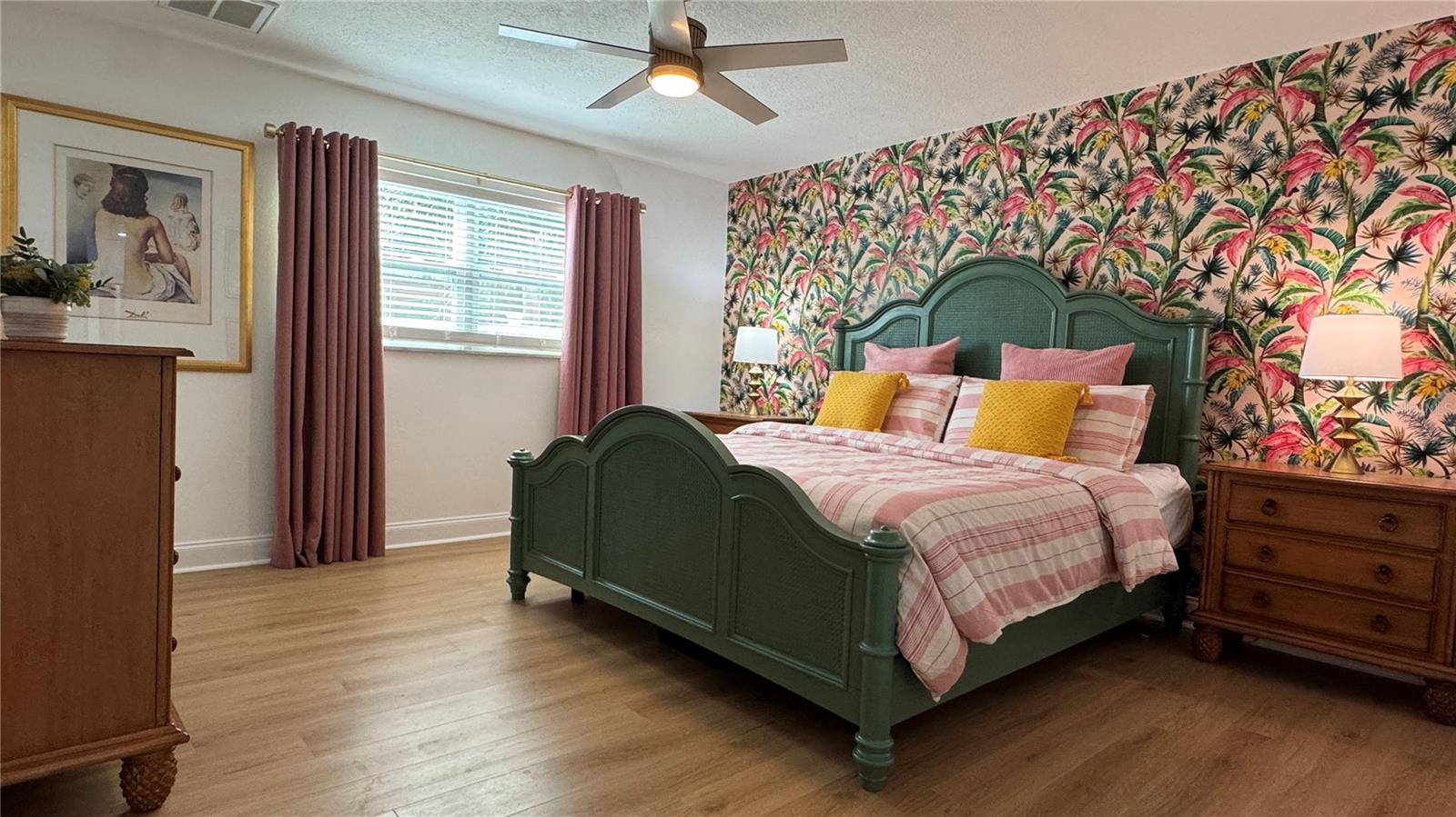 OVERLOOK DRIVE ESTATE - Residential