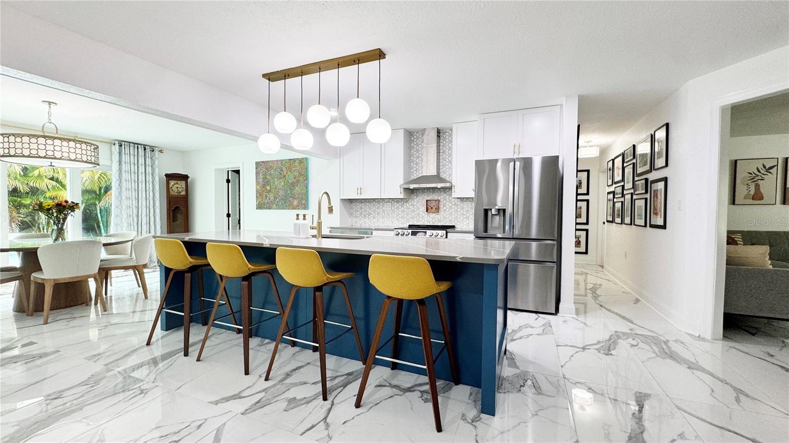 OVERLOOK DRIVE ESTATE - Residential