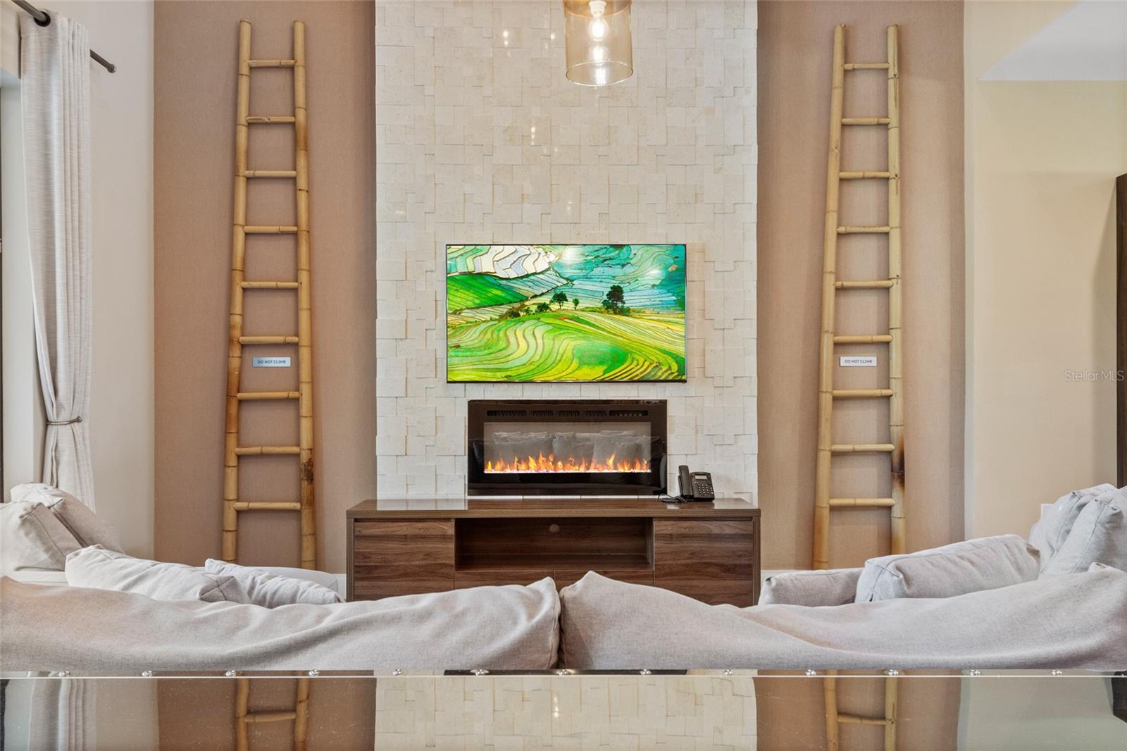 MAGIC VILLAGE RESORT - Residential Lease