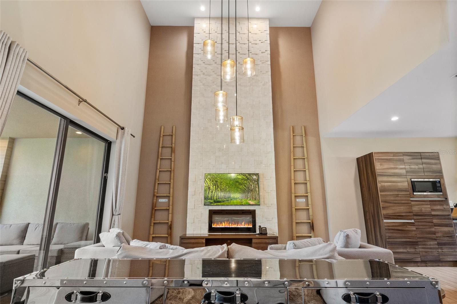 MAGIC VILLAGE RESORT - Residential Lease