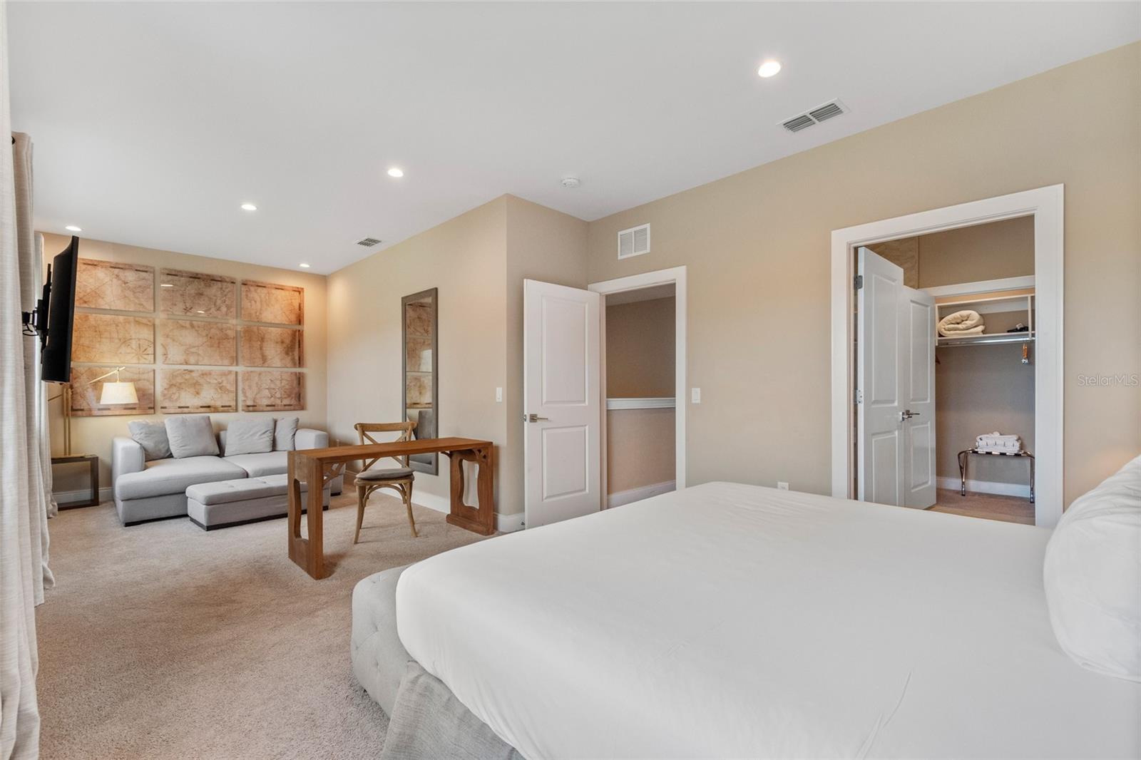 MAGIC VILLAGE RESORT - Residential Lease