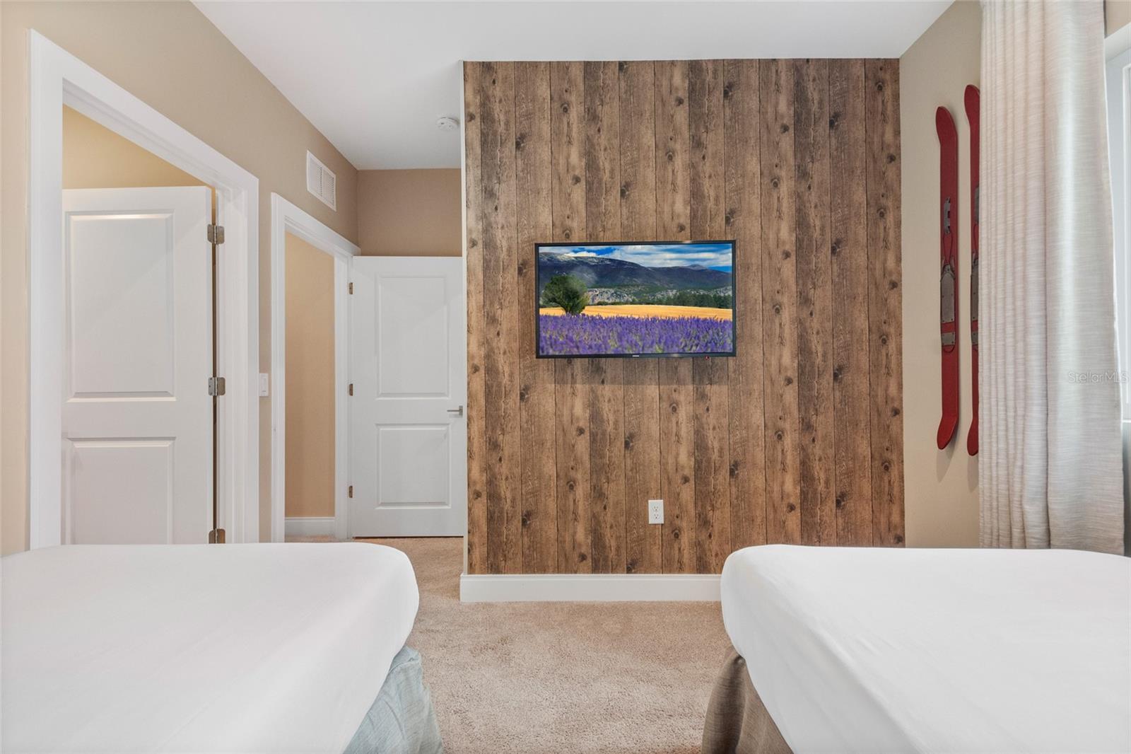 MAGIC VILLAGE RESORT - Residential Lease