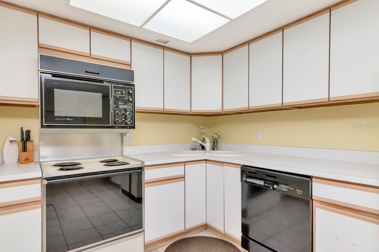 CLEARWATER POINT 8 TENNIS - Residential