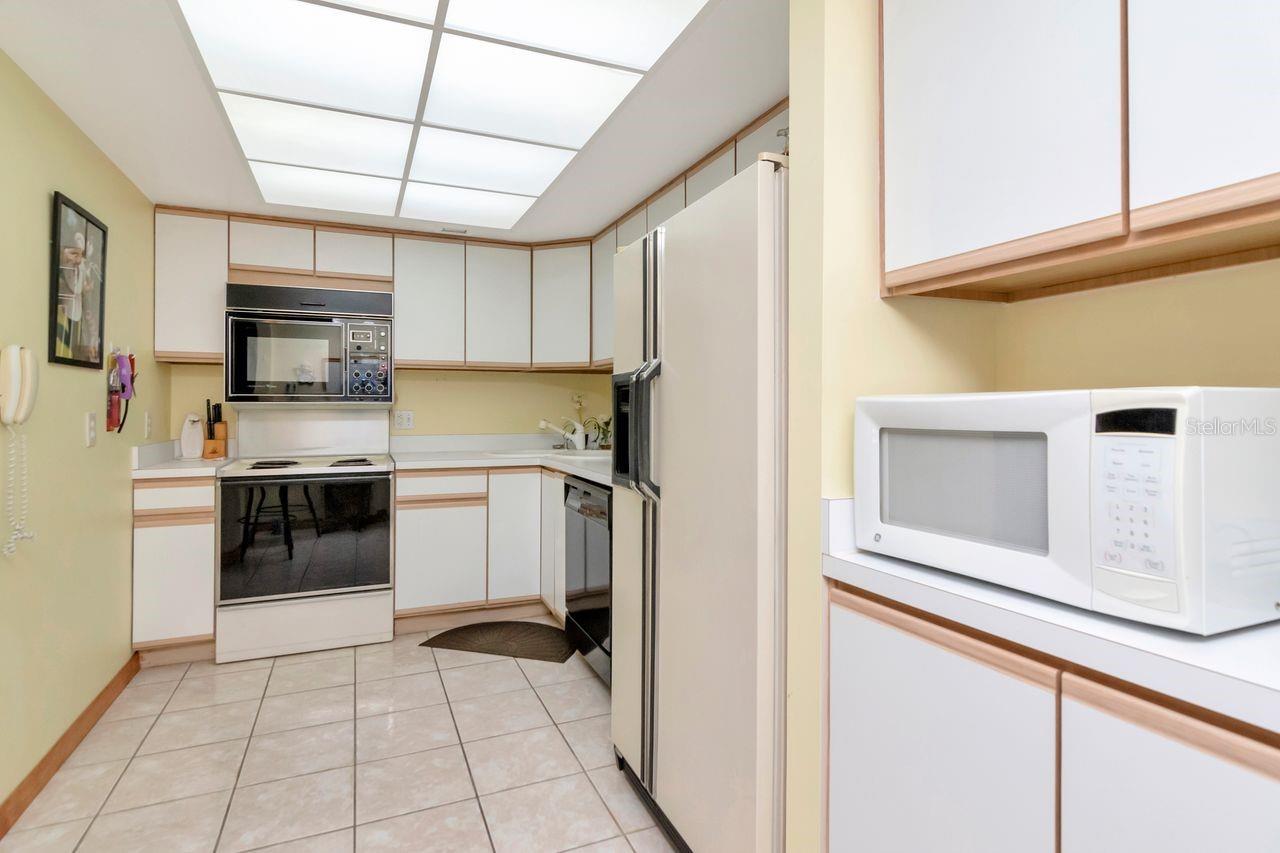 CLEARWATER POINT 8 TENNIS - Residential