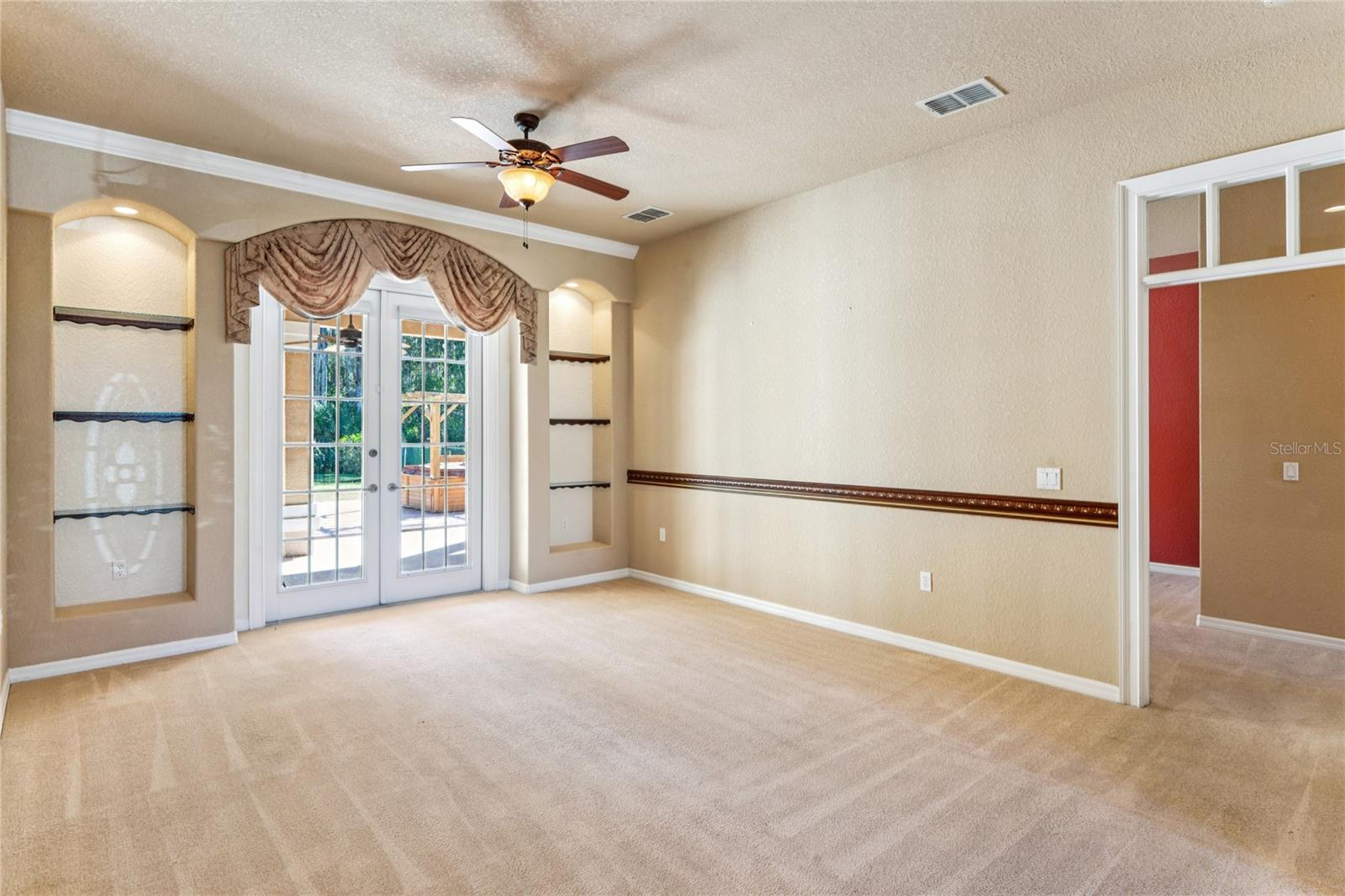 CYPRESS KNOLLS - Residential