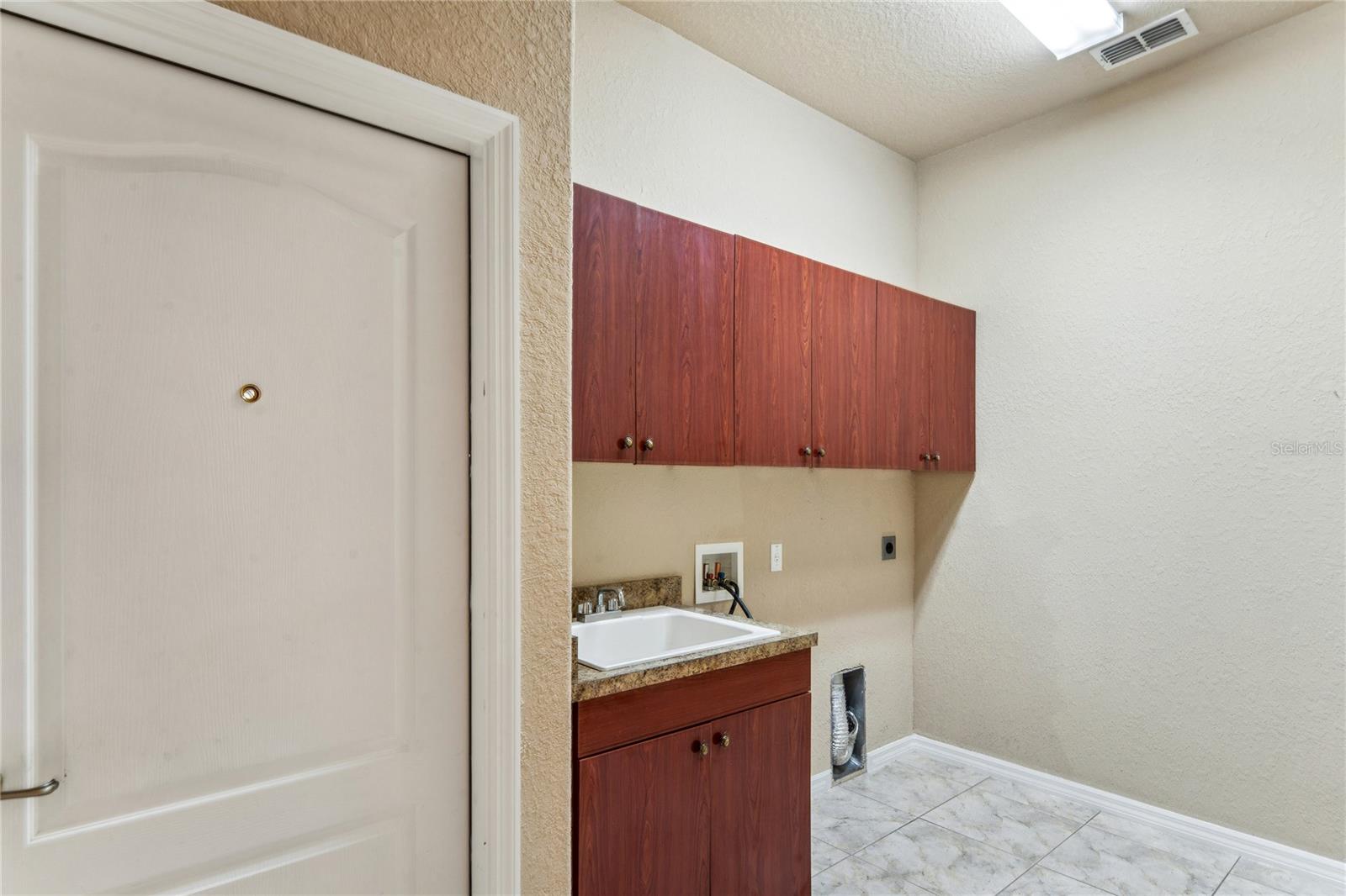 CYPRESS KNOLLS - Residential