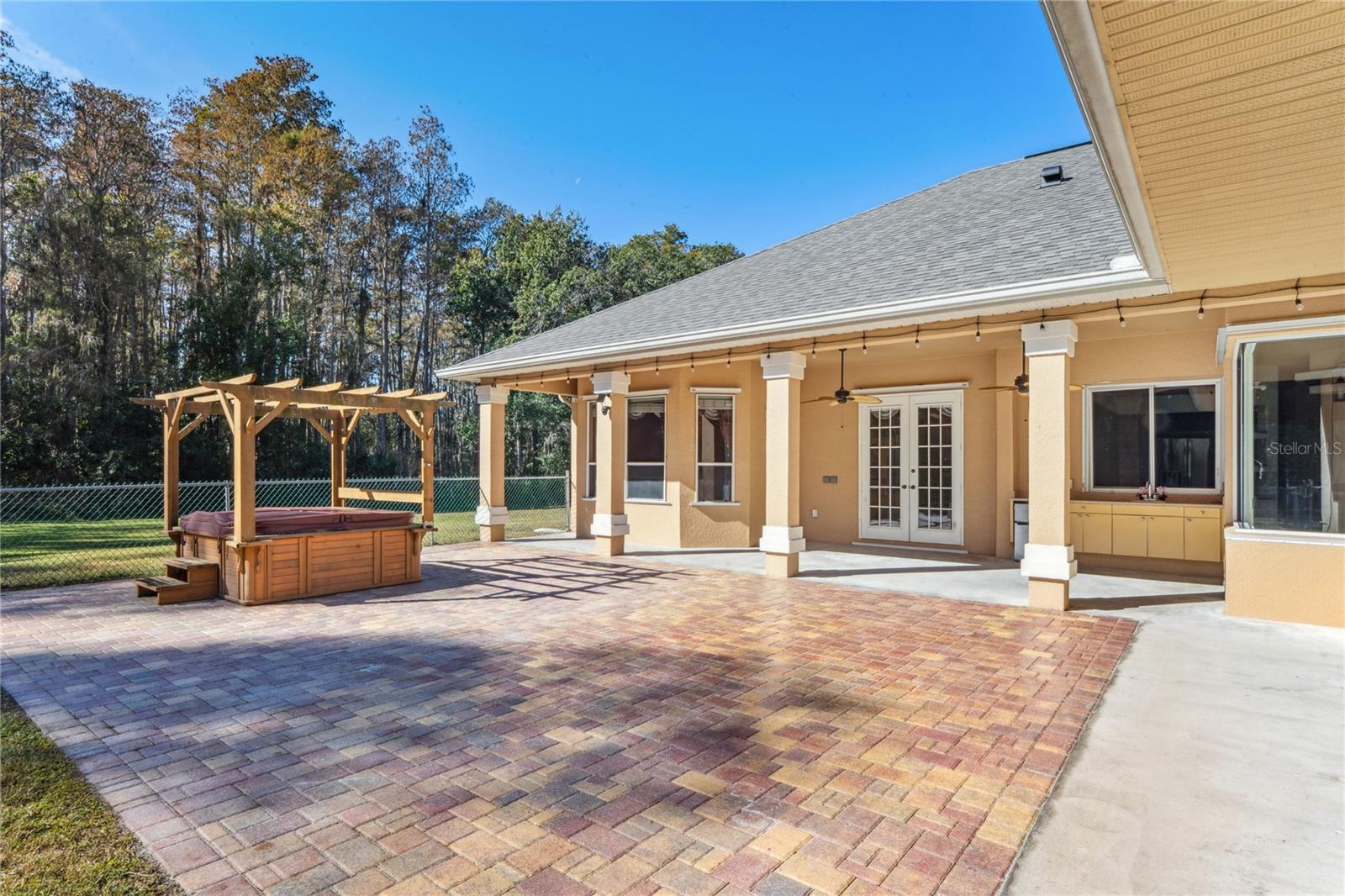 CYPRESS KNOLLS - Residential