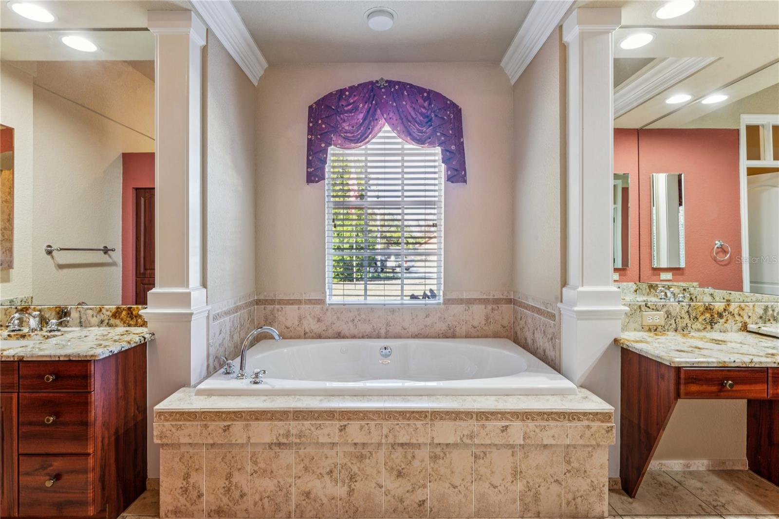 CYPRESS KNOLLS - Residential