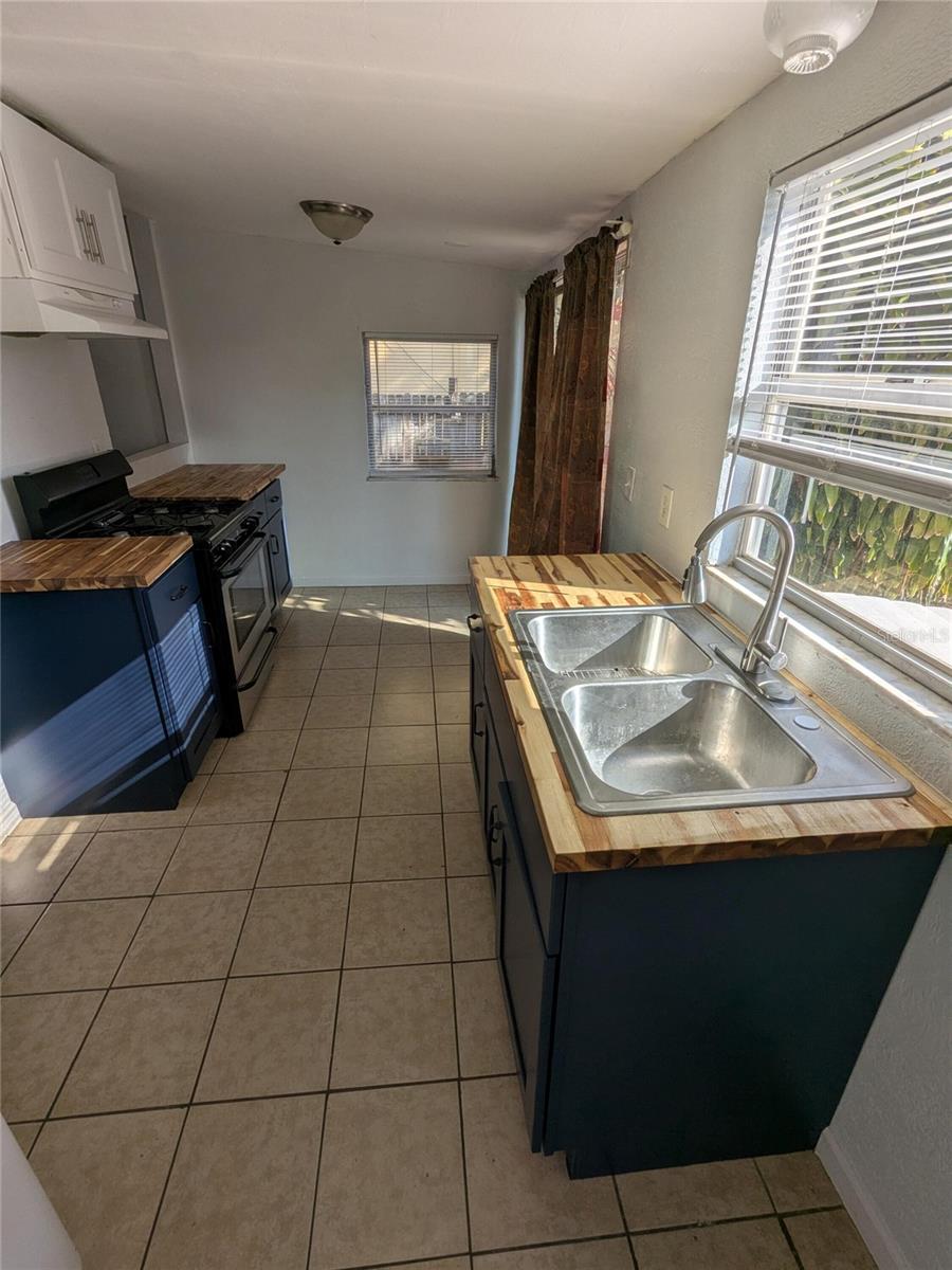 ST PETERSBURG INVESTMENT COS ADD TO OAK PARK - Residential