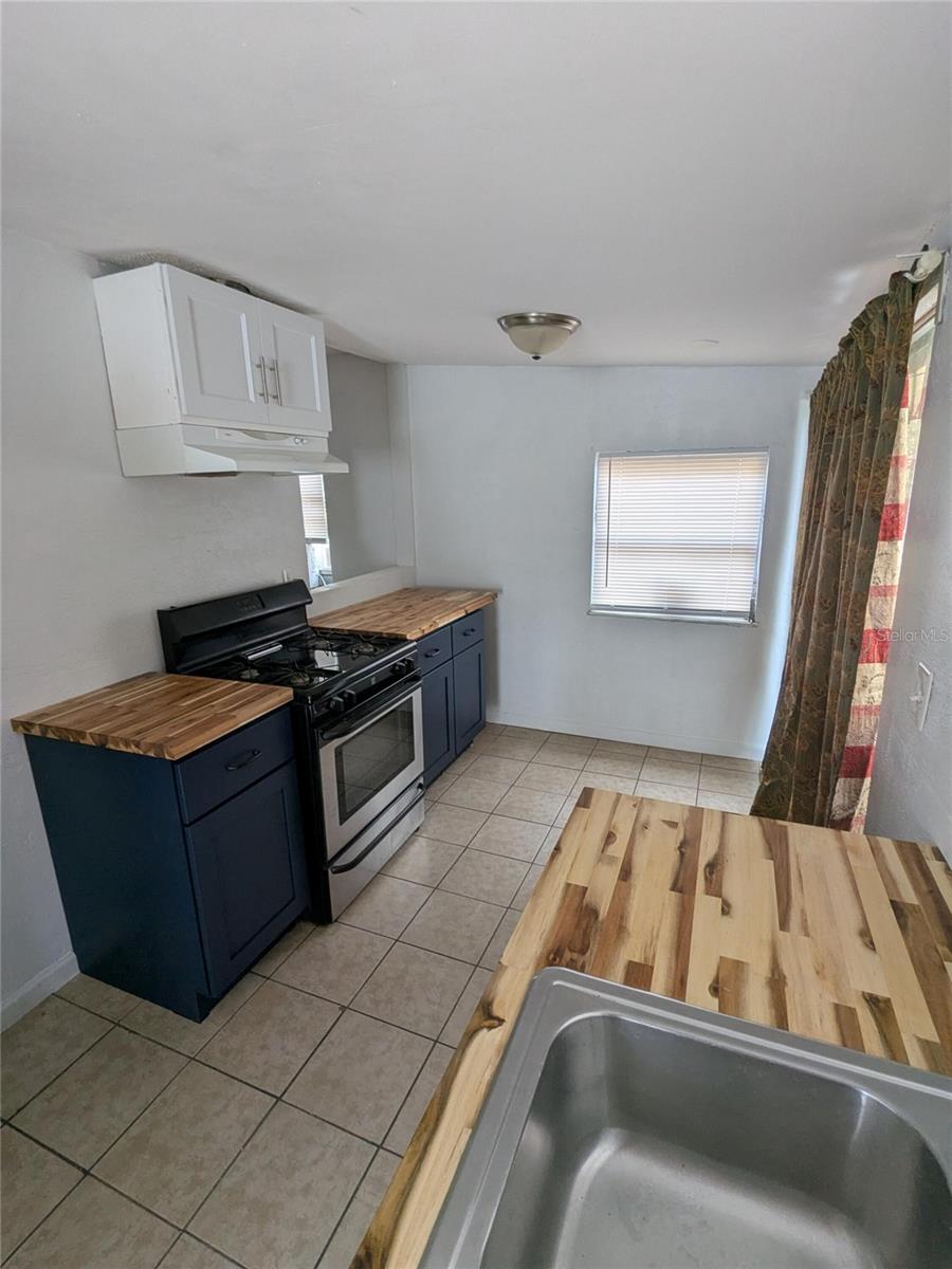 ST PETERSBURG INVESTMENT COS ADD TO OAK PARK - Residential