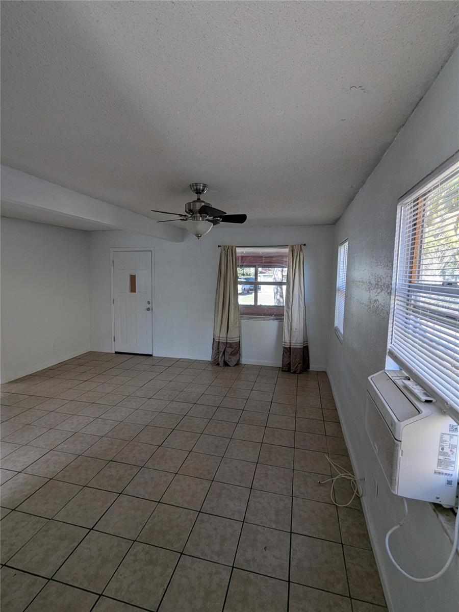 ST PETERSBURG INVESTMENT COS ADD TO OAK PARK - Residential