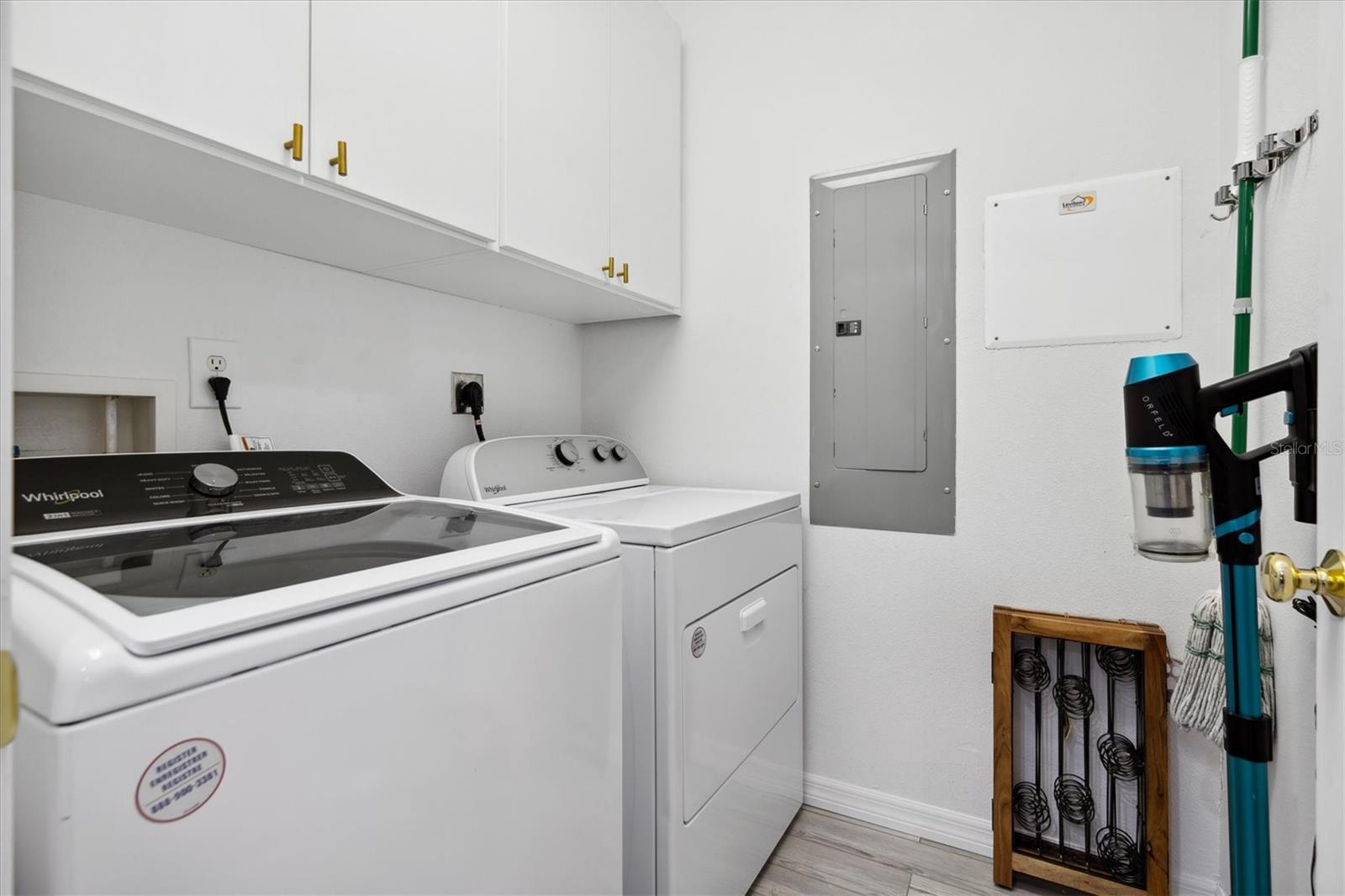 WELLS COURT CONDO ASSOC INC - Residential Lease