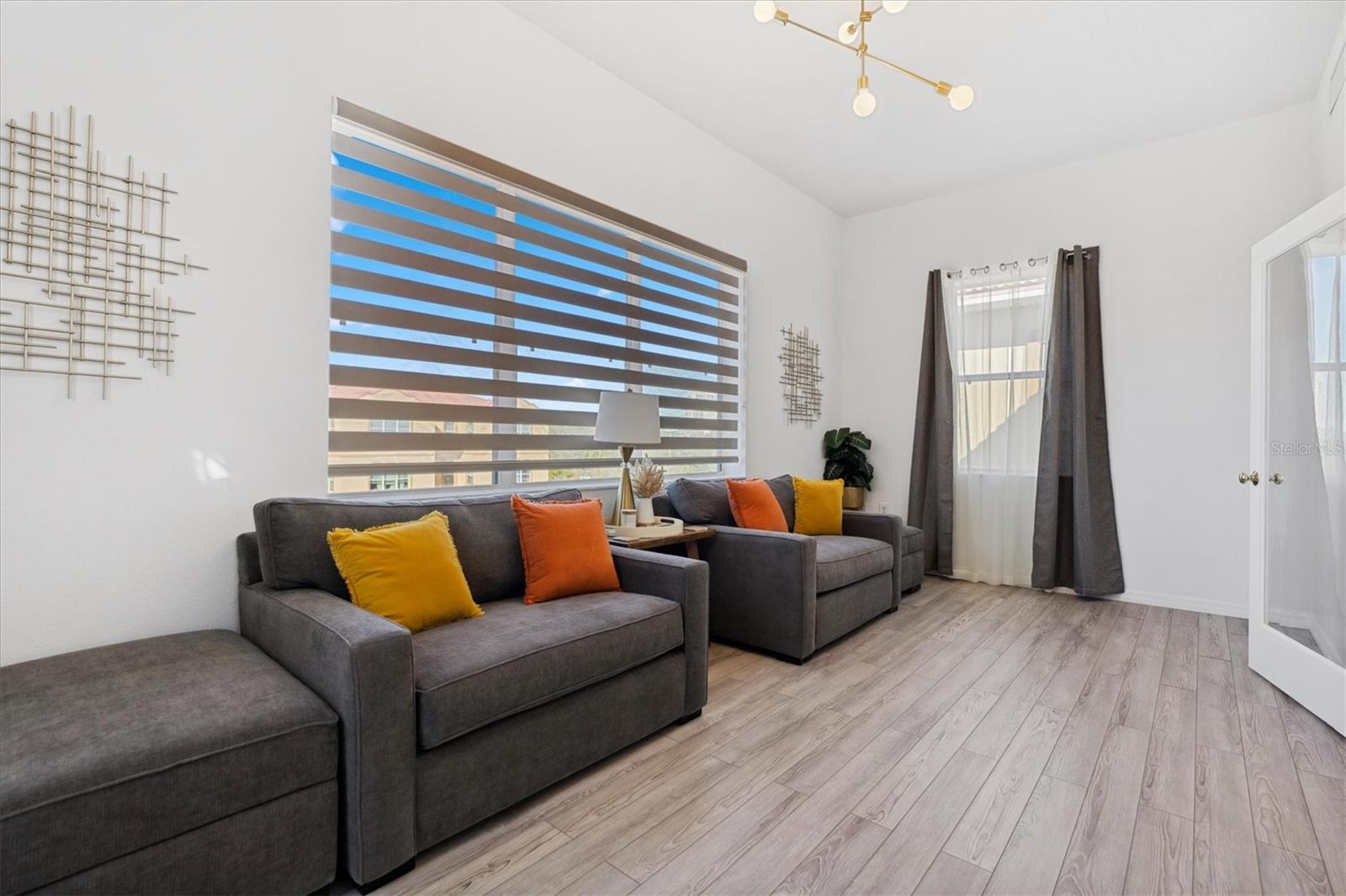 WELLS COURT CONDO ASSOC INC - Residential Lease