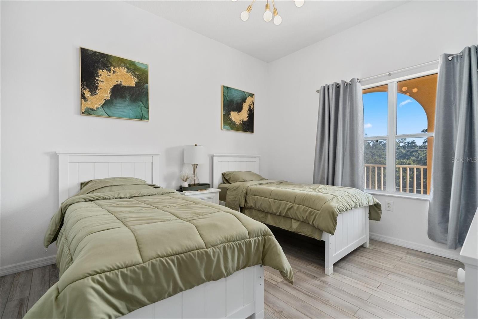 WELLS COURT CONDO ASSOC INC - Residential Lease