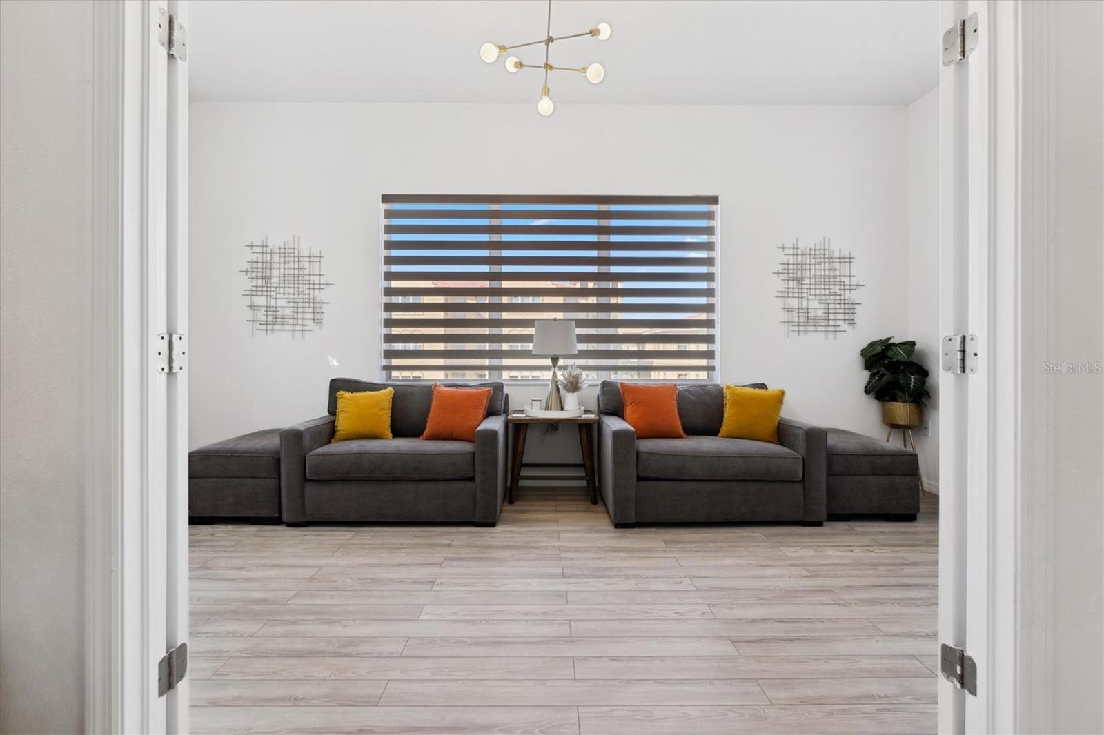 WELLS COURT CONDO ASSOC INC - Residential Lease