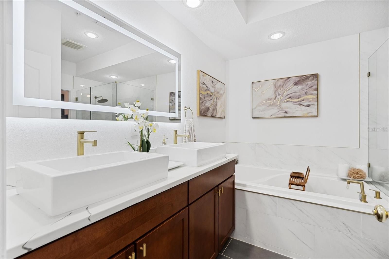 WELLS COURT CONDO ASSOC INC - Residential Lease