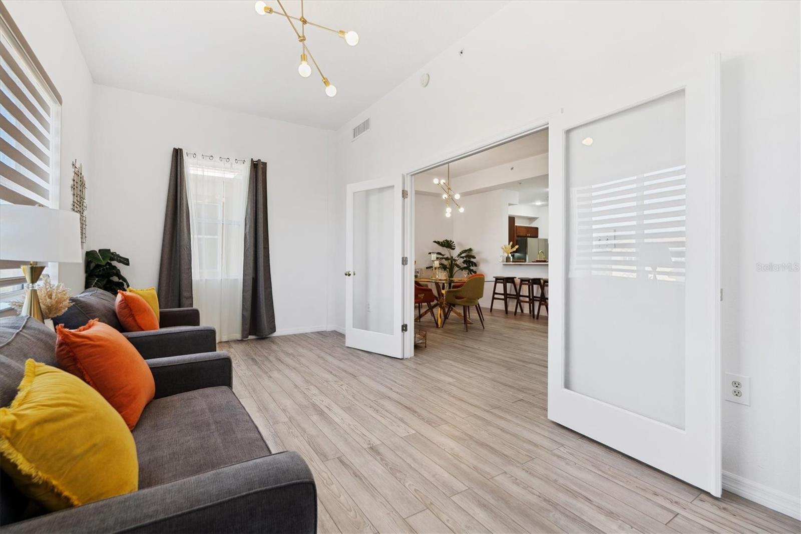 WELLS COURT CONDO ASSOC INC - Residential Lease