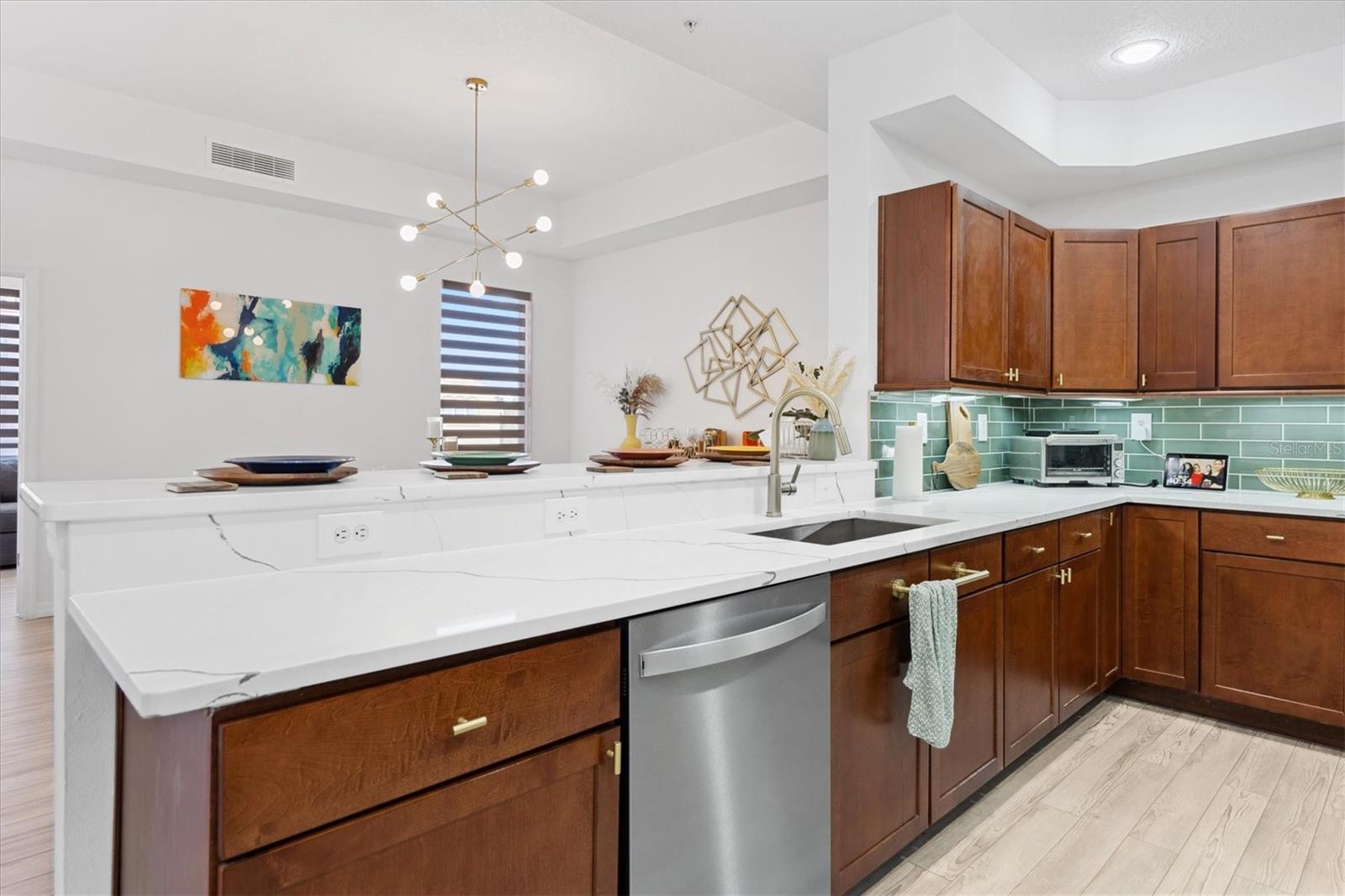 WELLS COURT CONDO ASSOC INC - Residential Lease