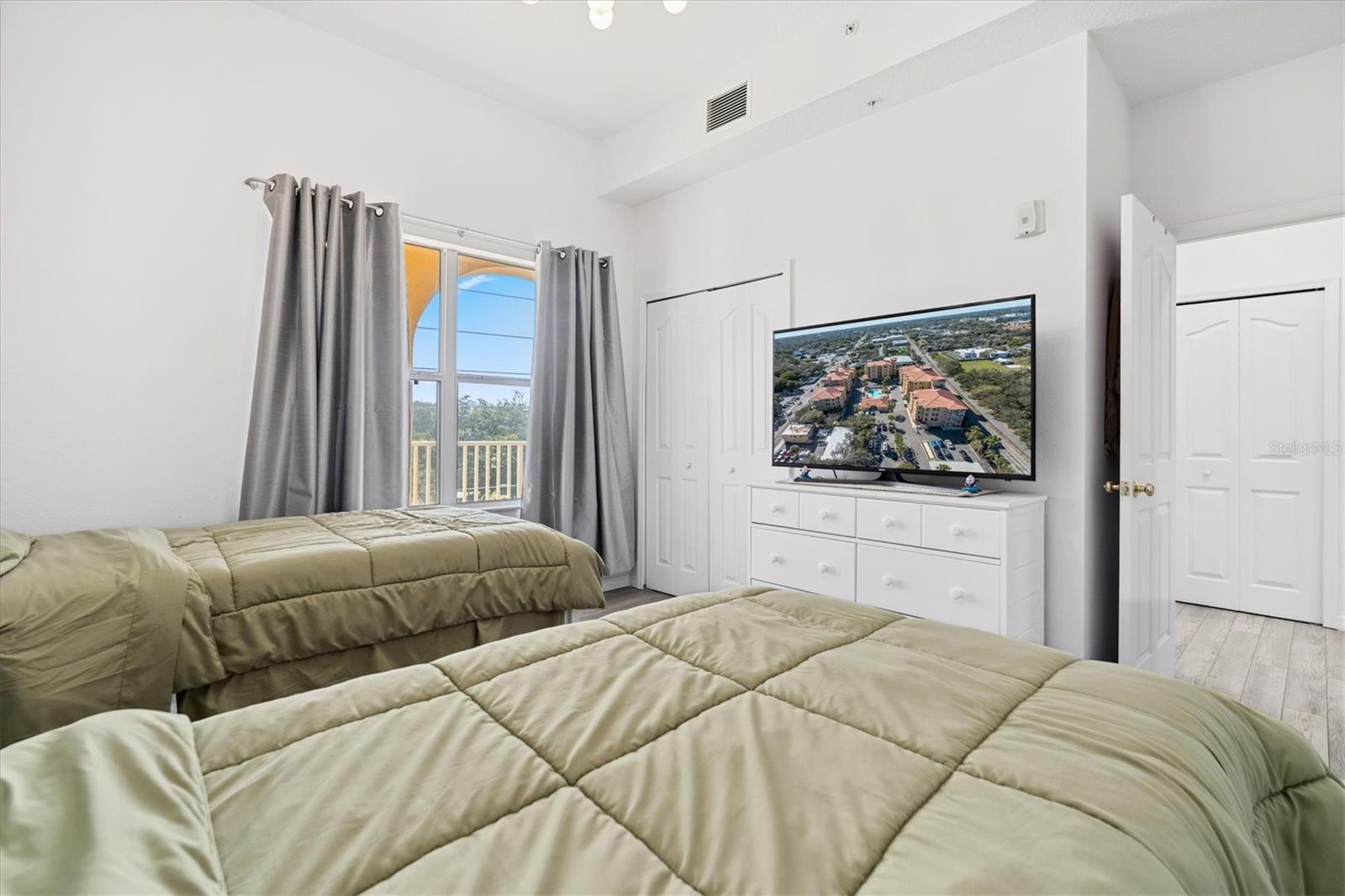 WELLS COURT CONDO ASSOC INC - Residential Lease