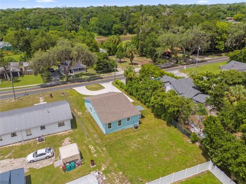 A home in DELAND