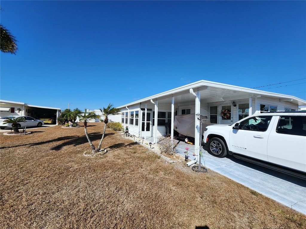 Photo of 403 Dublin Avenue, Bradenton, FL 34207 (MLS # A4681596)