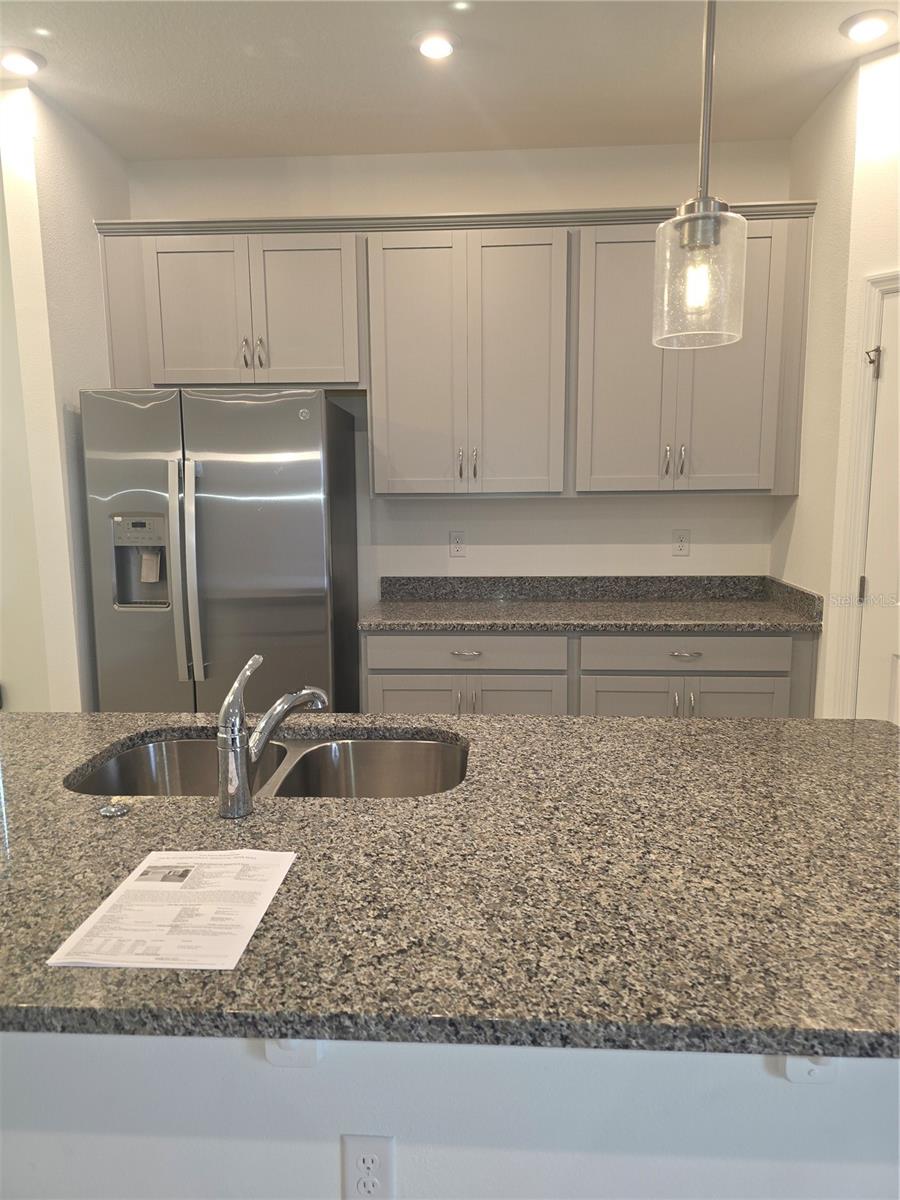 SUNSET LAKES - Residential
