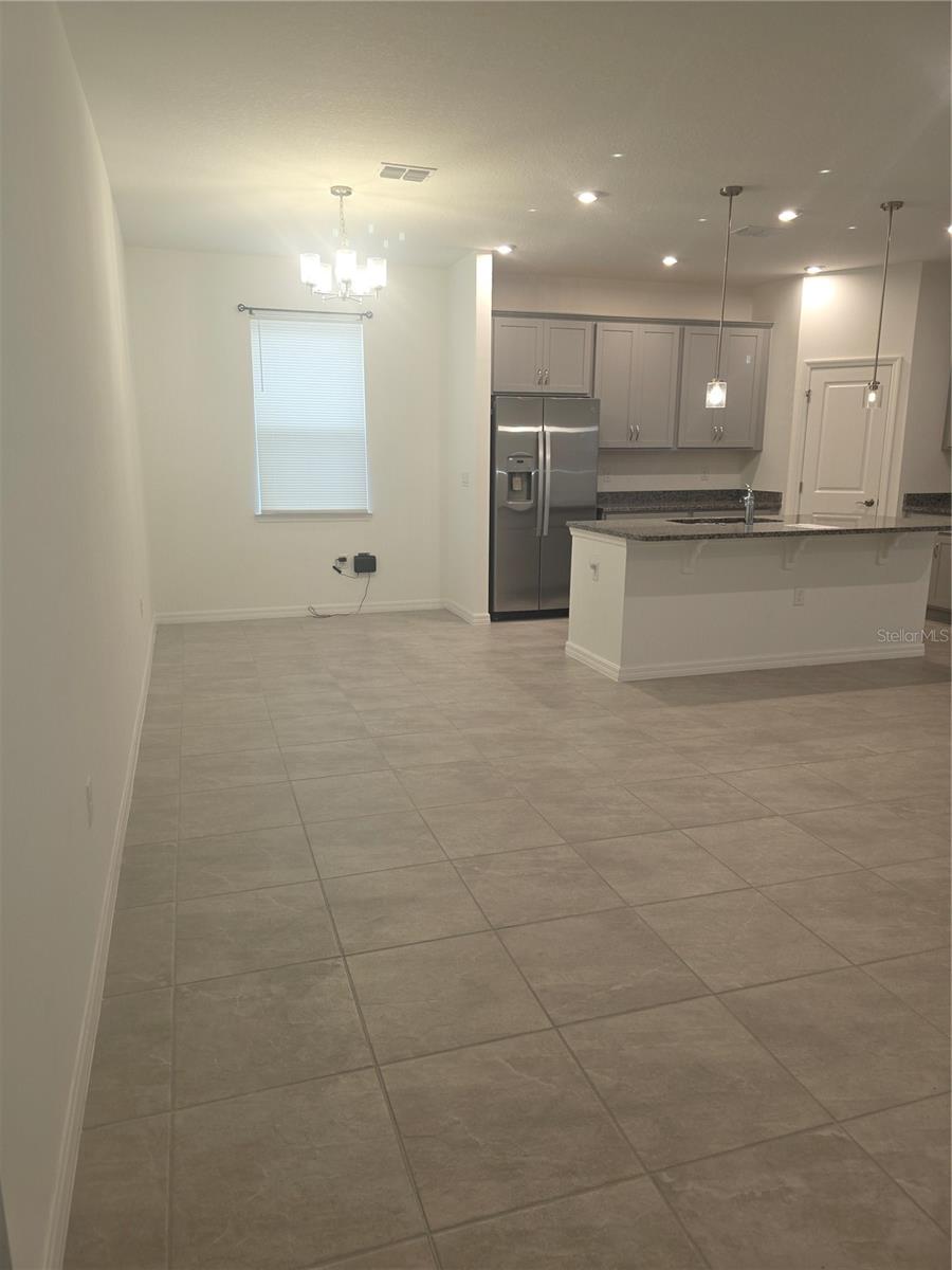 SUNSET LAKES - Residential