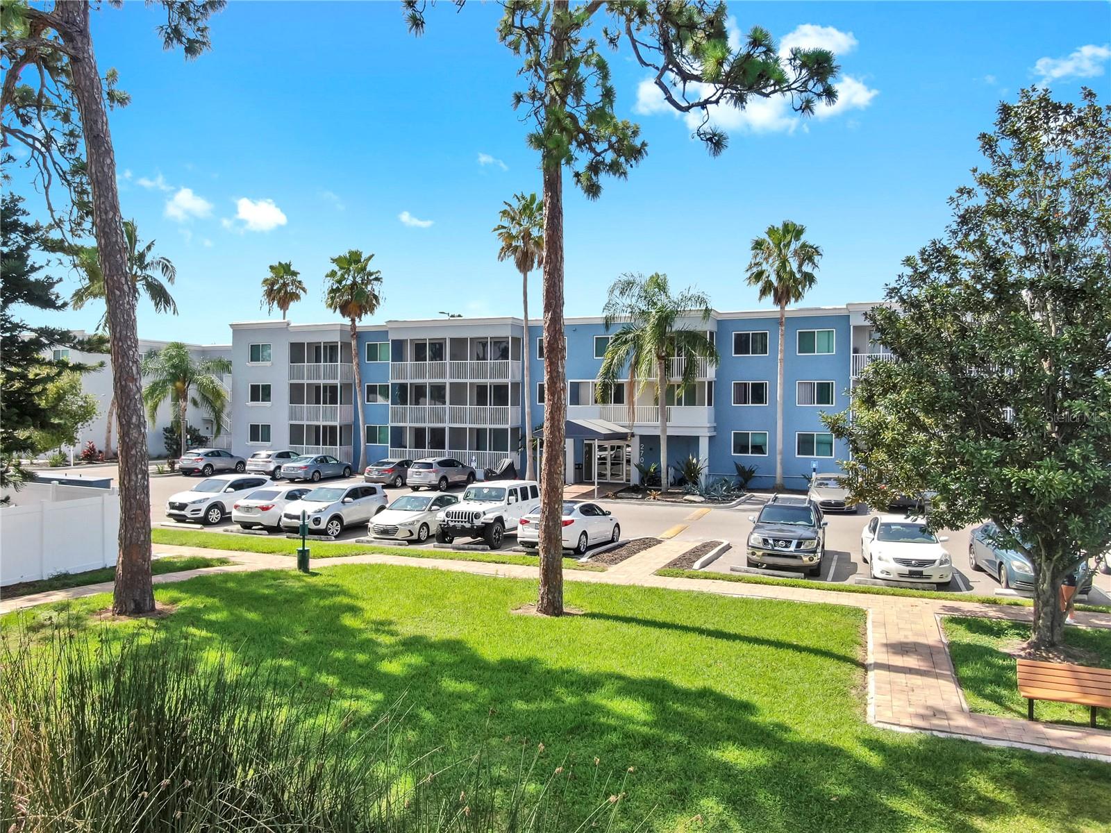 SARASOTA PALMS - Residential