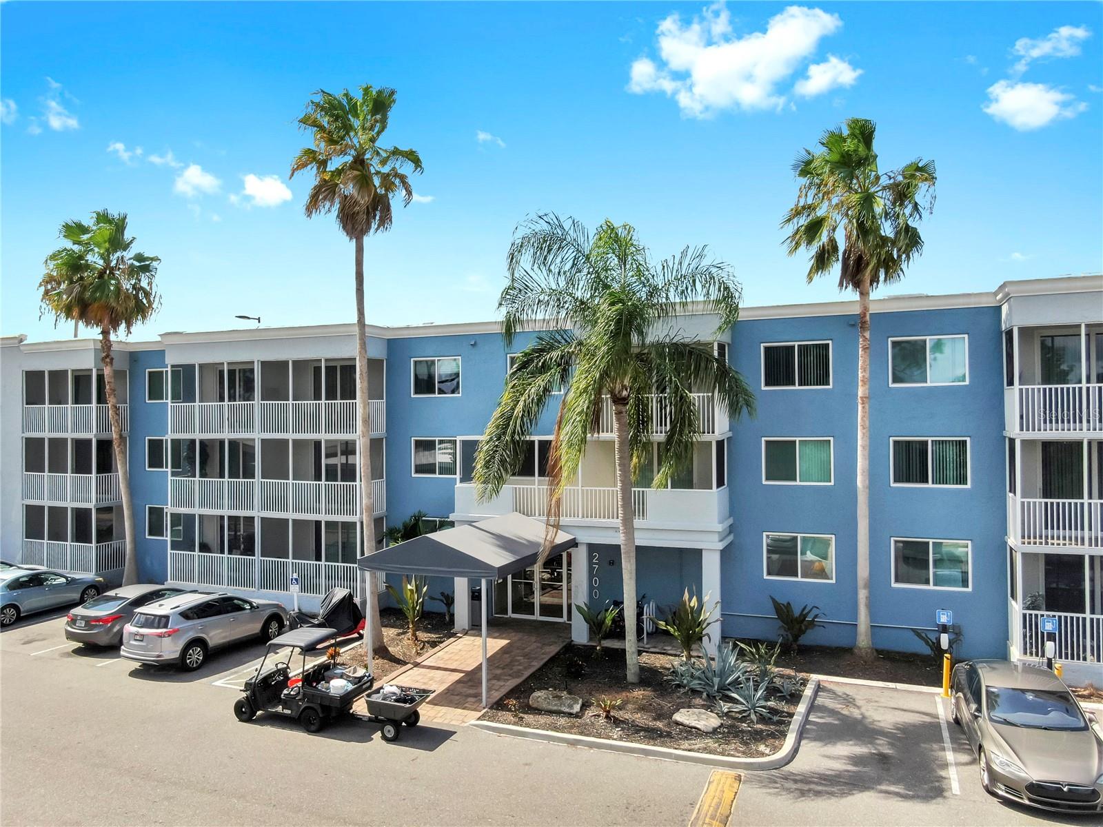 SARASOTA PALMS - Residential