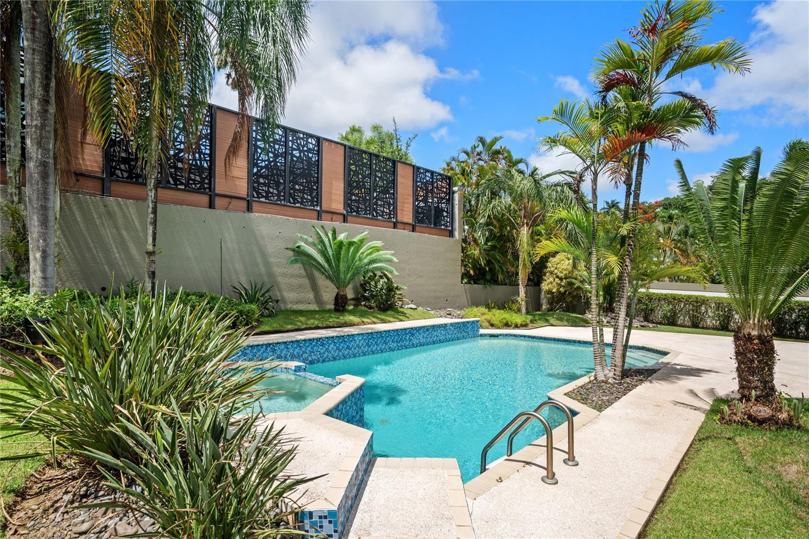 B-28 SOUTHVIEW COURT