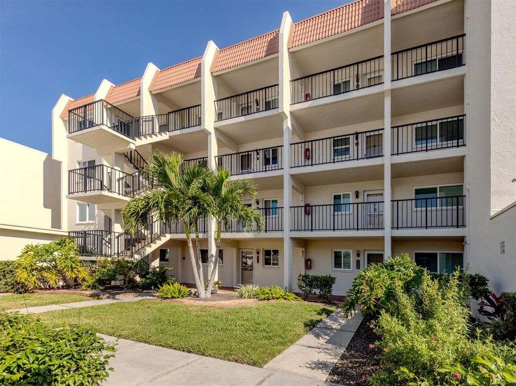 Photo of 230 Santa Maria Street #330, Venice, FL 34285 (MLS # N6141817)