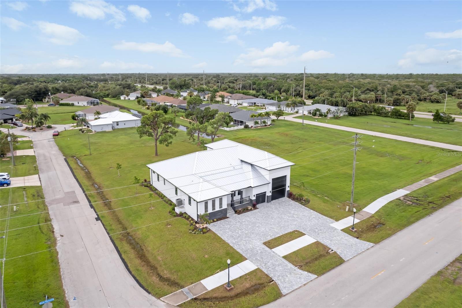 801 ROYAL POINCIANA, PUNTA GORDA, FL, 33955 1 801 ROYAL POINCIANA