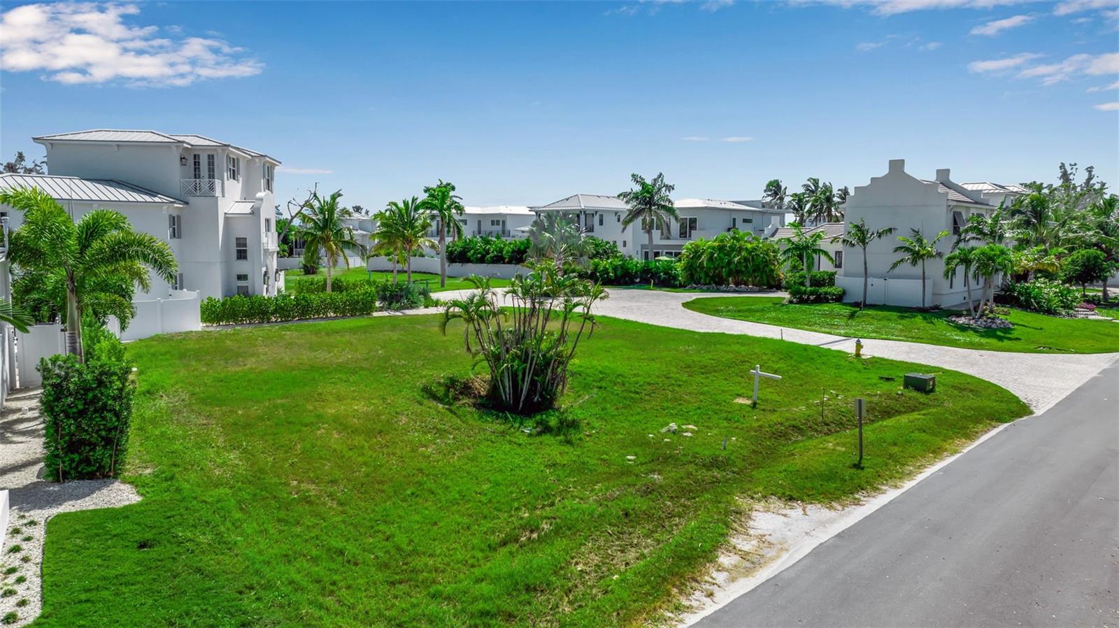 610 HIBISCUS WAY