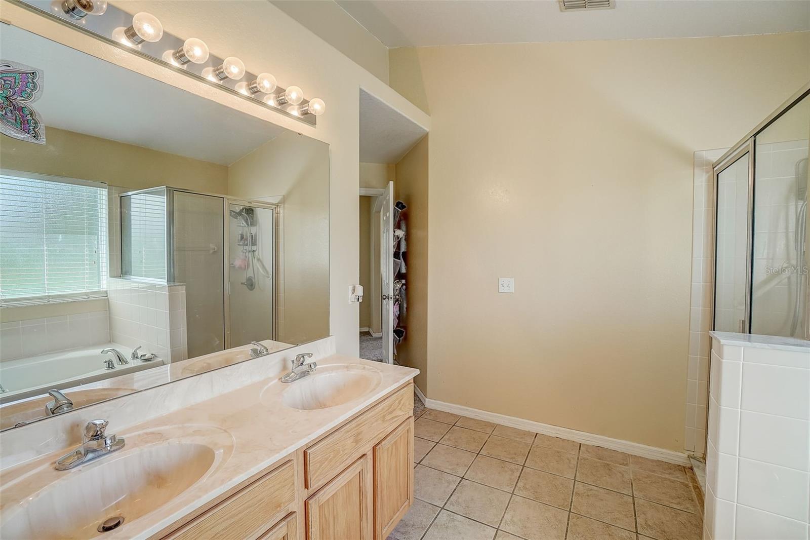 VISTA DEL LAGO PH 01 - Residential