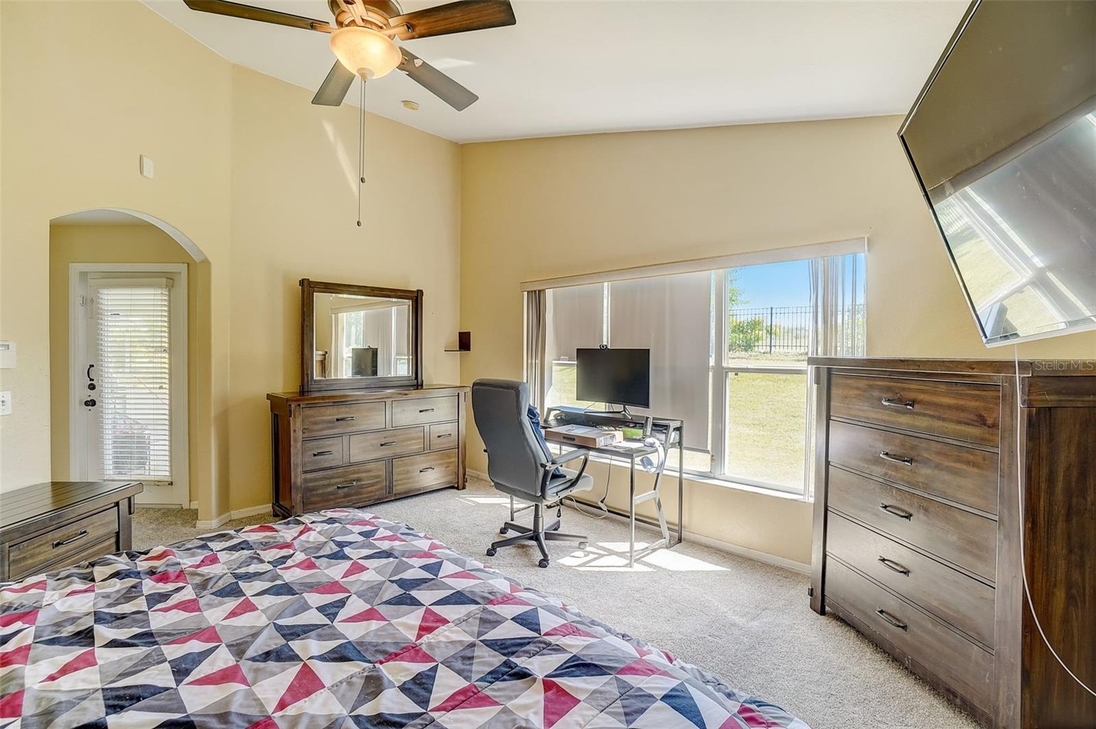 VISTA DEL LAGO PH 01 - Residential