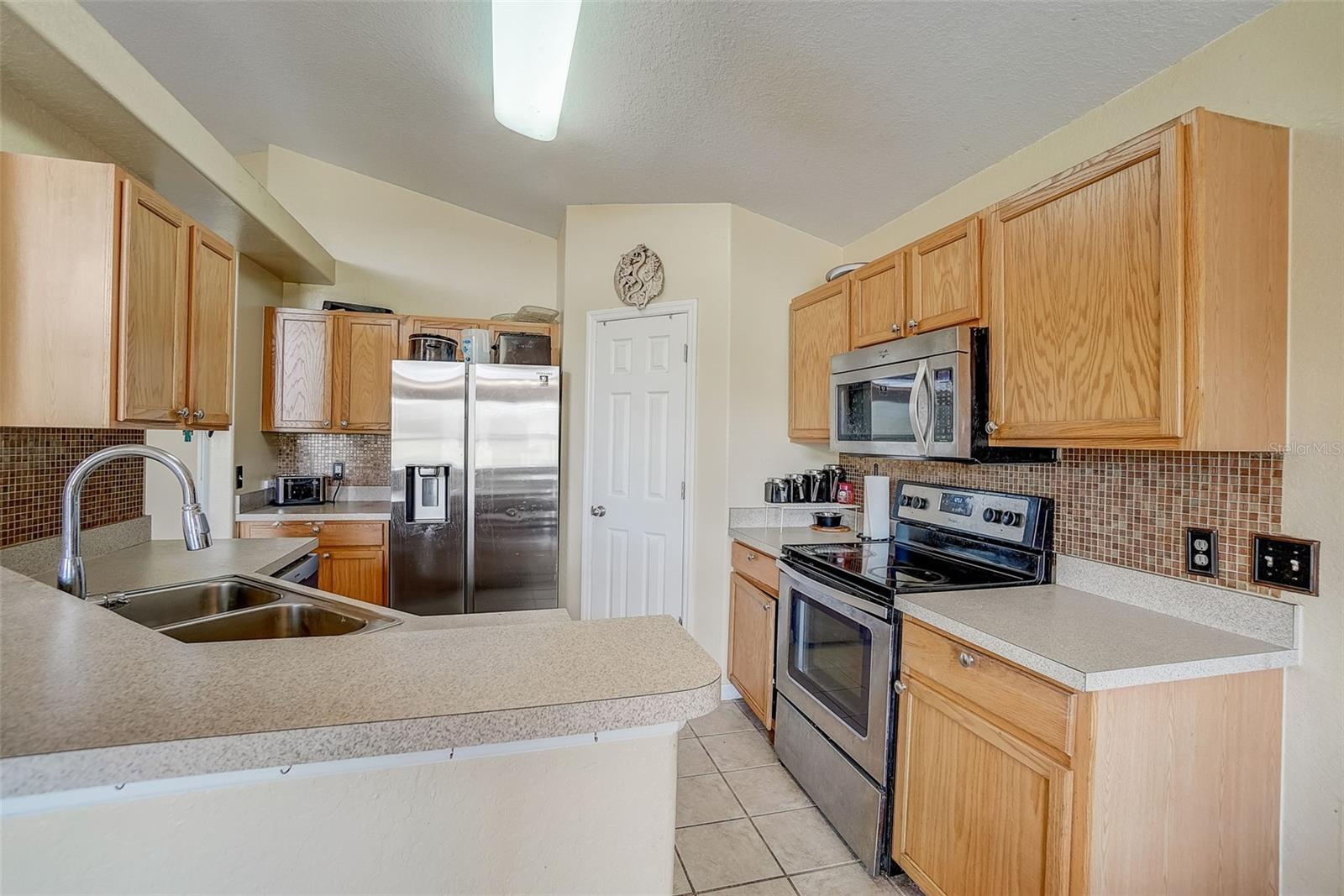 VISTA DEL LAGO PH 01 - Residential