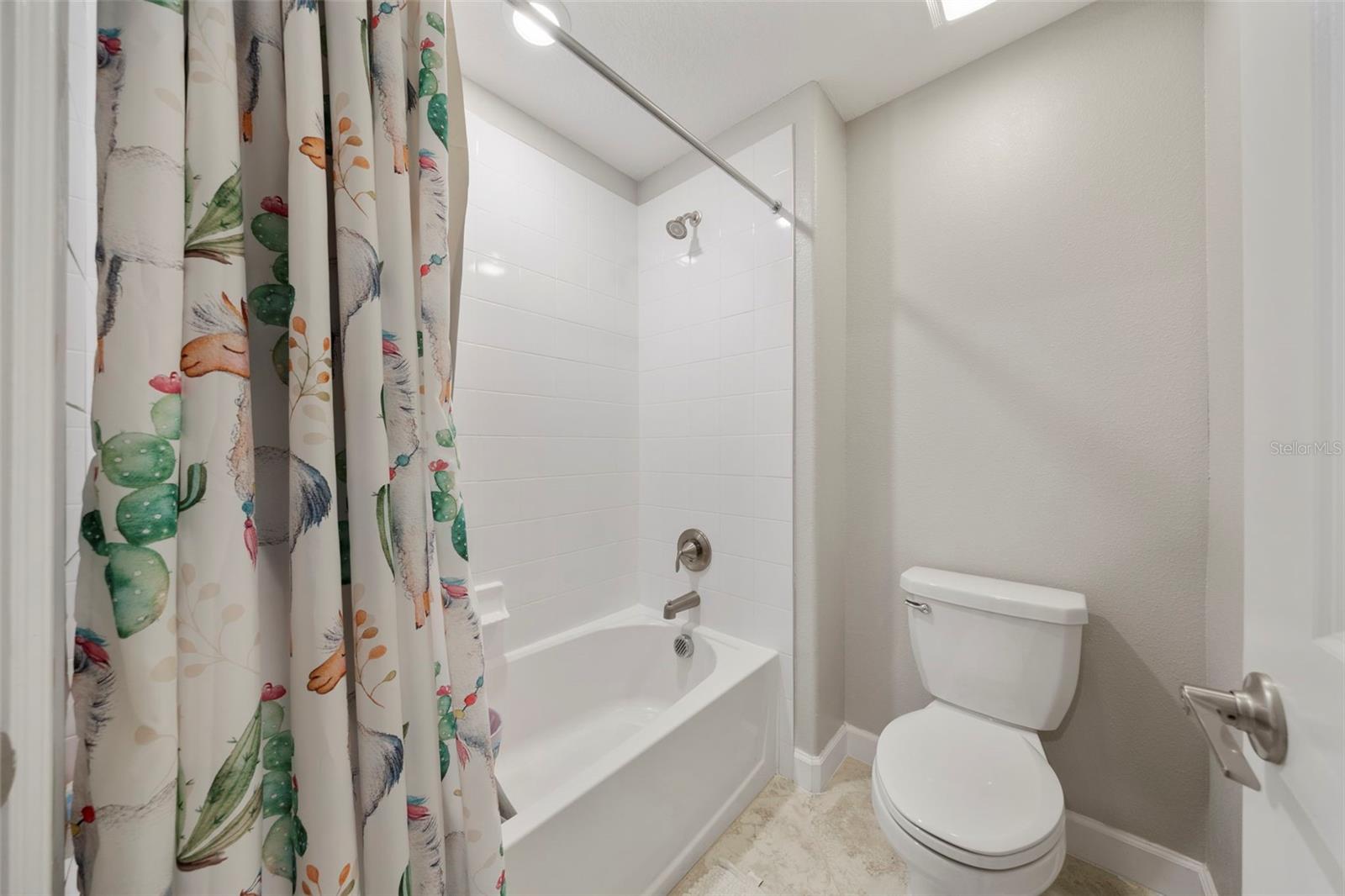 MEADOW POINTE 4 PRCL N O & P EN - Residential