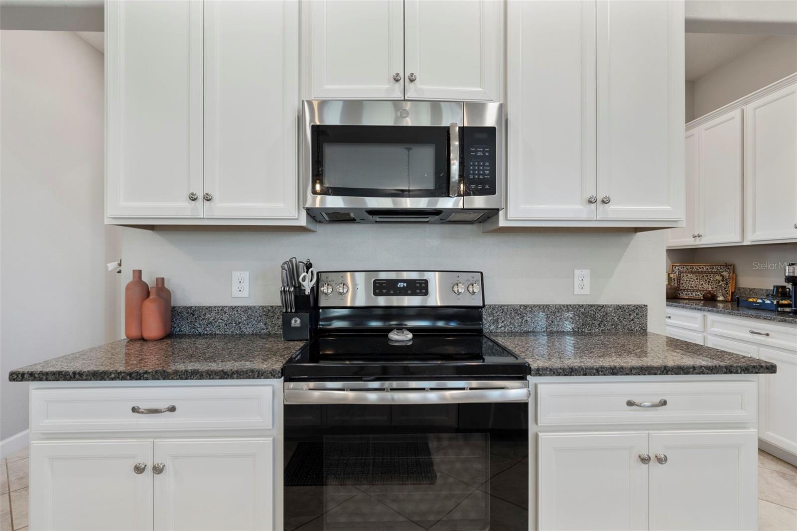 MEADOW POINTE 4 PRCL N O & P EN - Residential