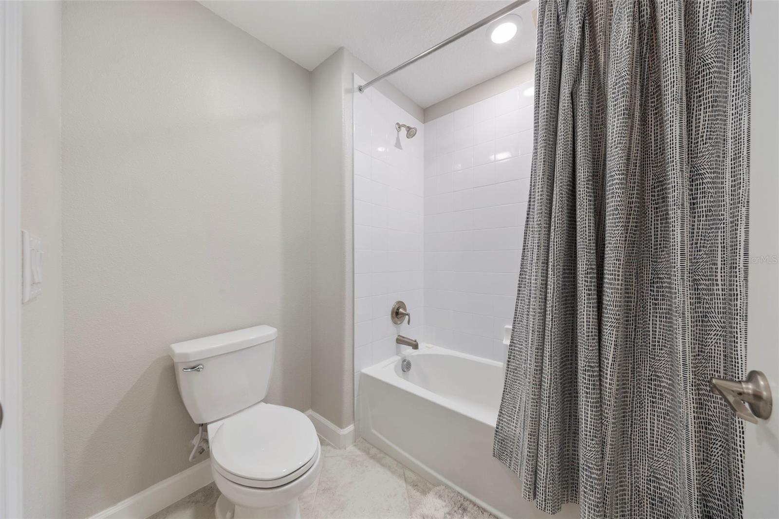 MEADOW POINTE 4 PRCL N O & P EN - Residential