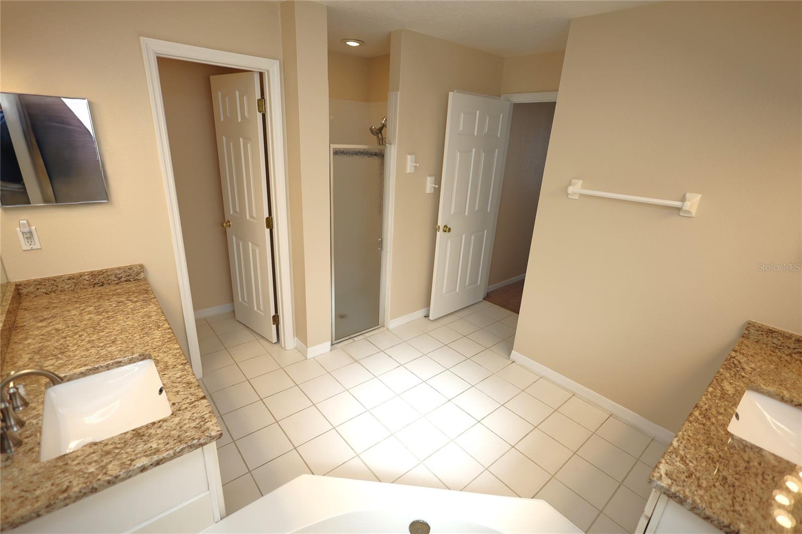 VILLAGES 02 AT EASTWOOD PH 01 - Residential Lease