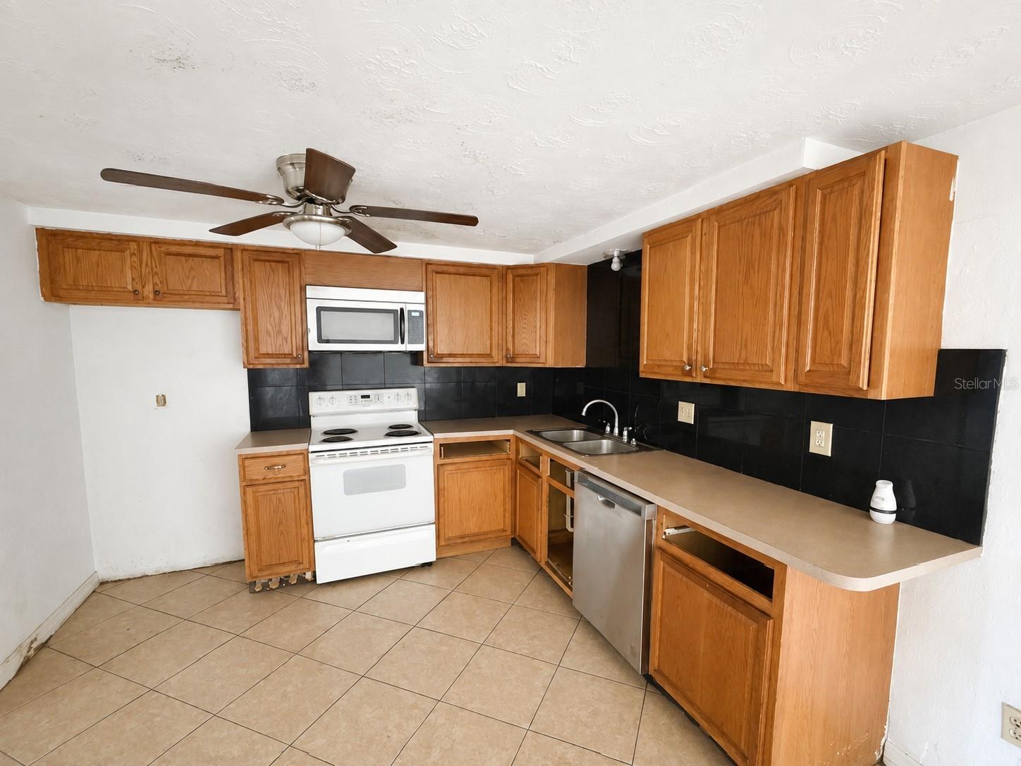 3303 EISENHOWER DRIVE