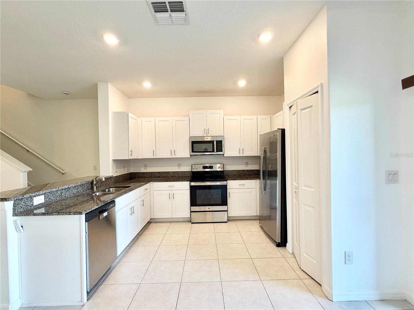 TOWNES/DARLINGTON, TOWNES AT DARLINGTON - Residential Lease